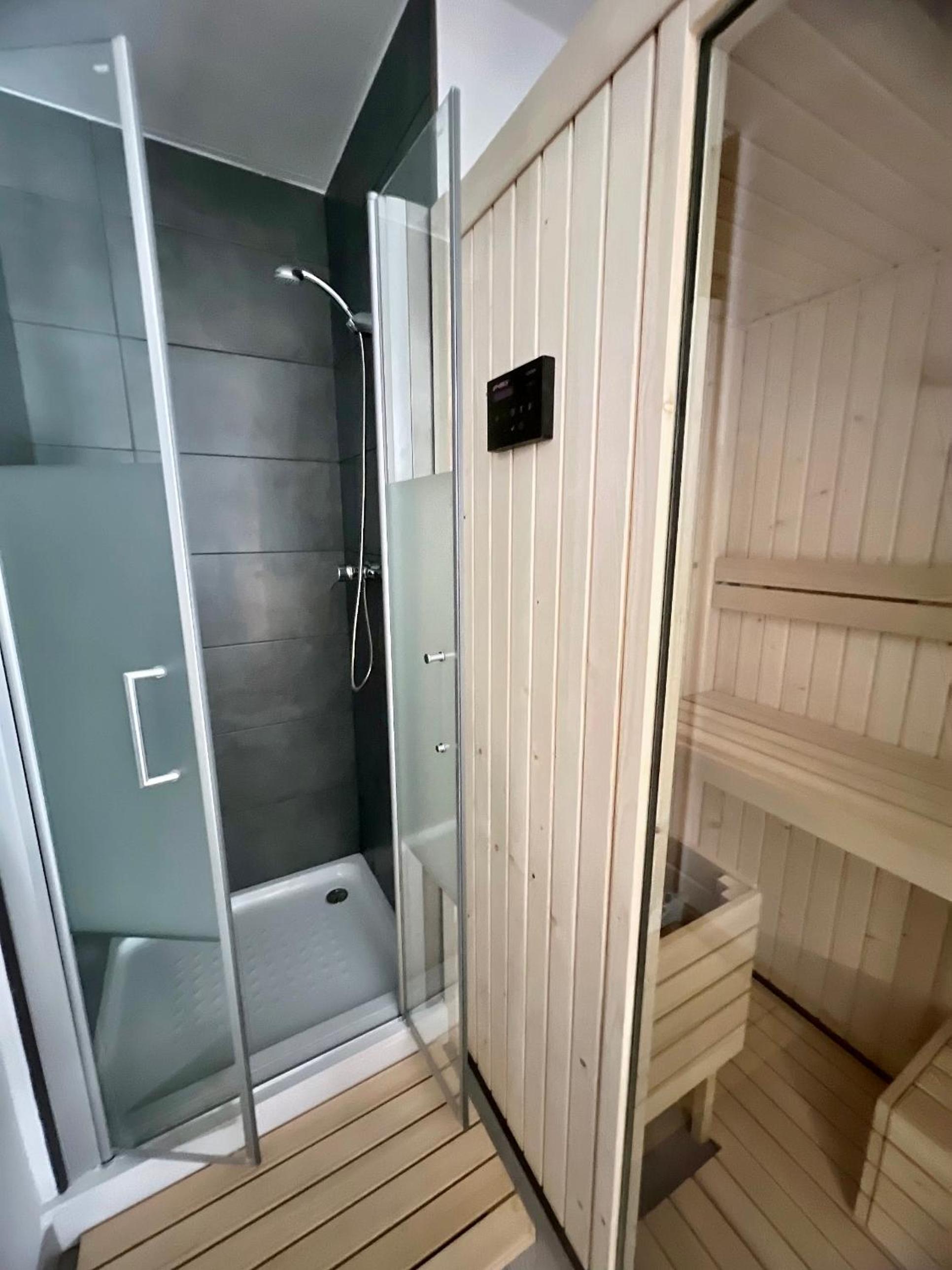 LUXURY SAUNA by CONFORTSKY
