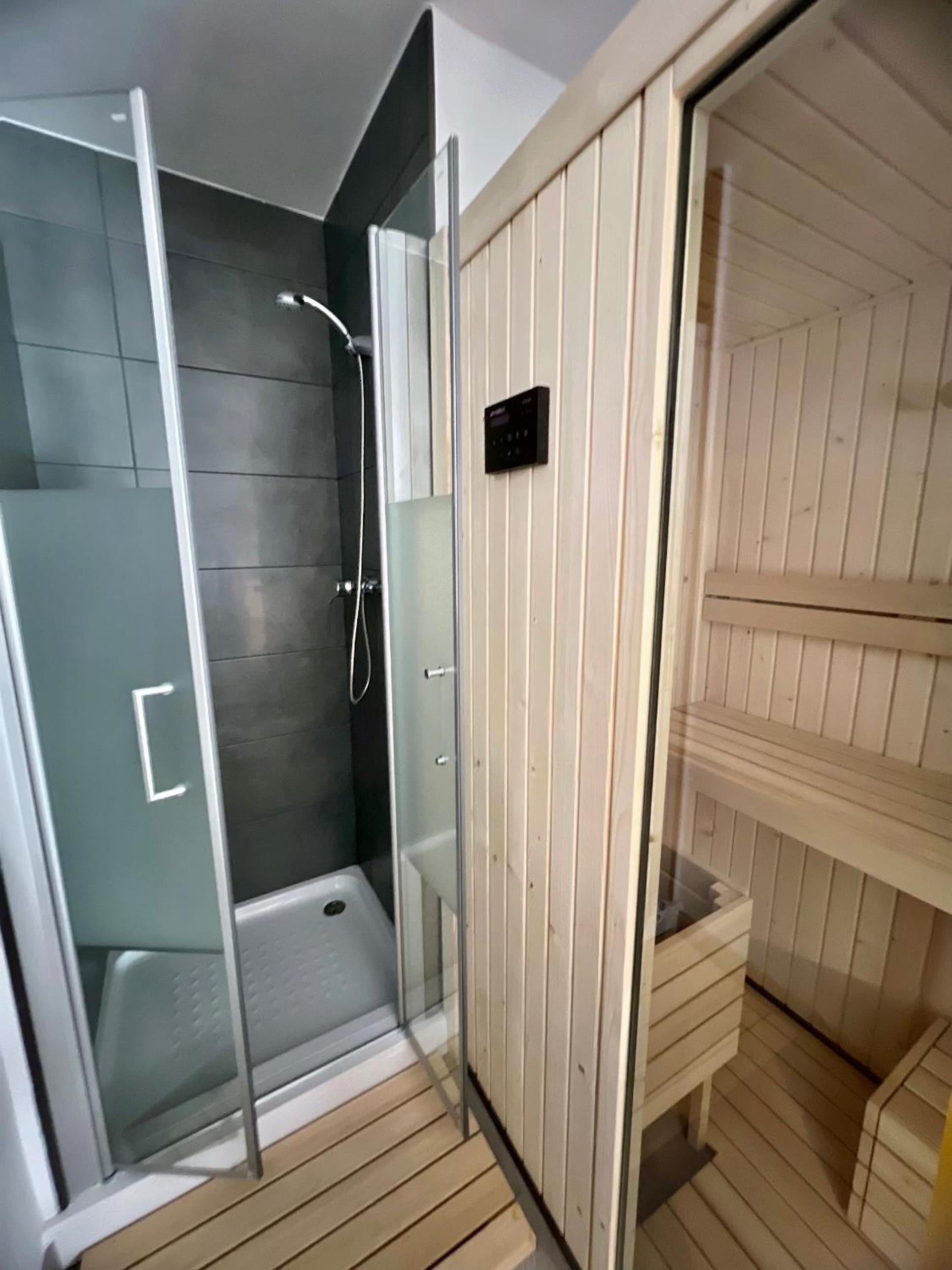 LUXURY SAUNA by CONFORTSKY