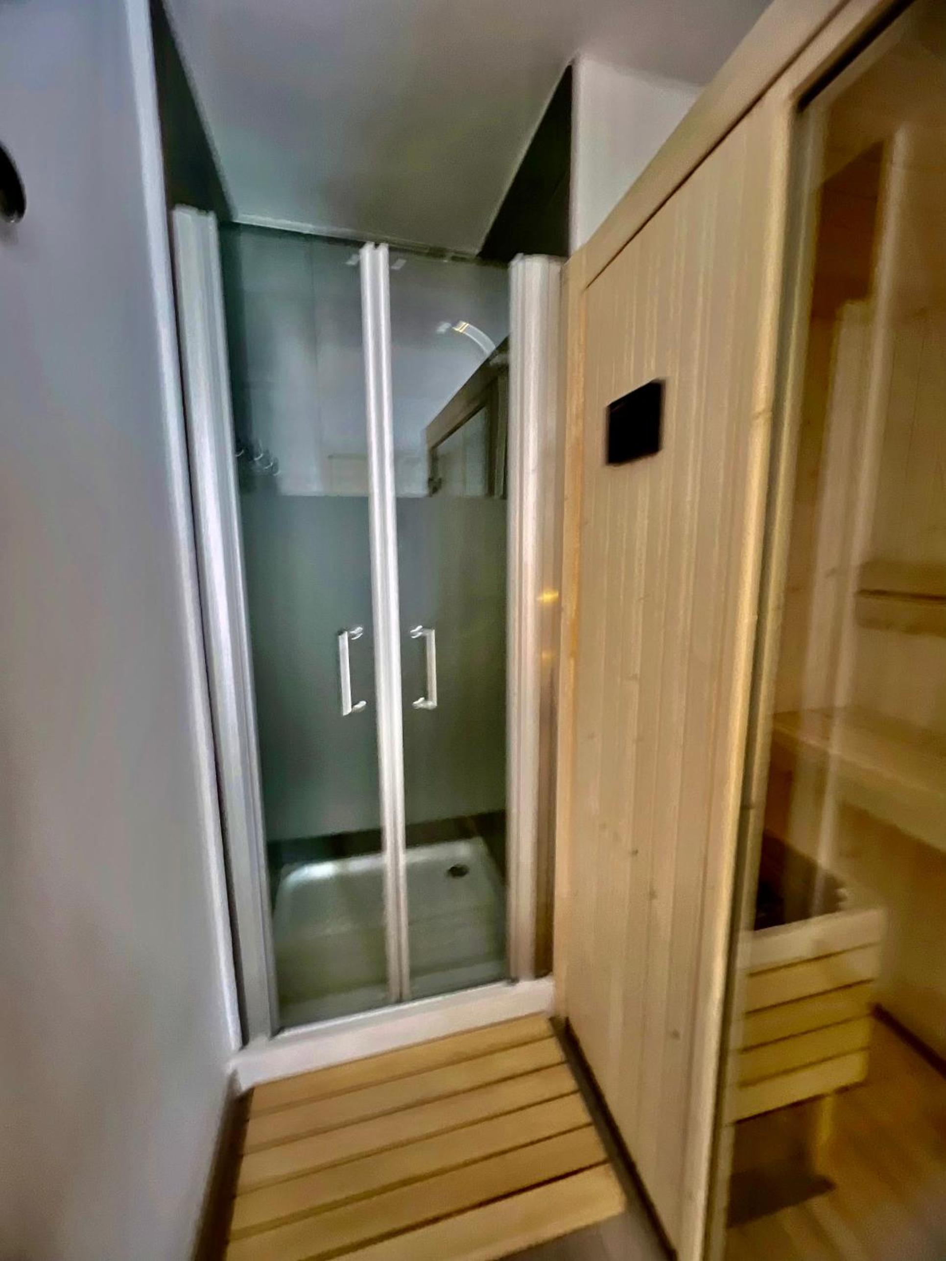 LUXURY SAUNA by CONFORTSKY