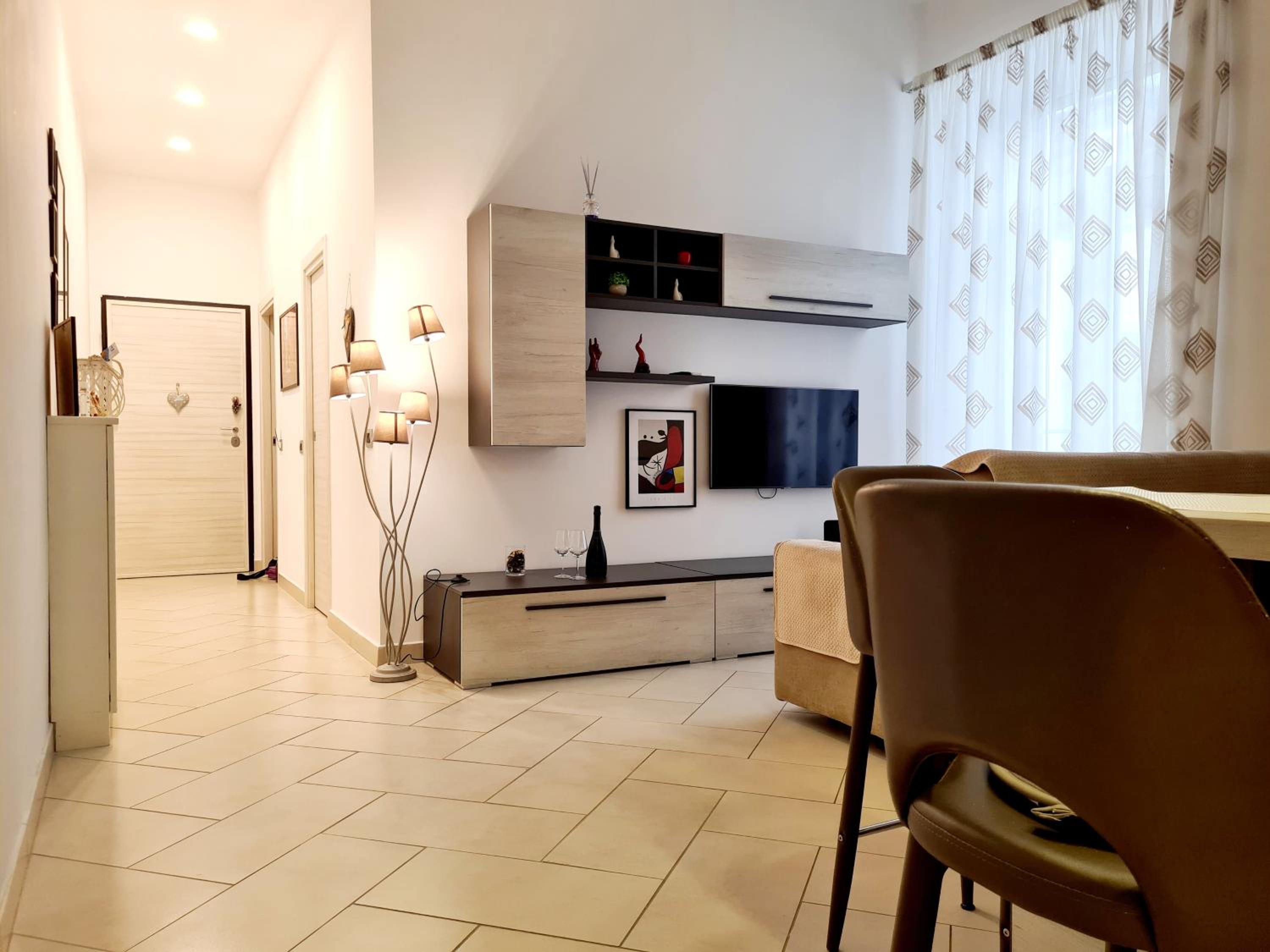 LA GIOIOSA NAPLES INN