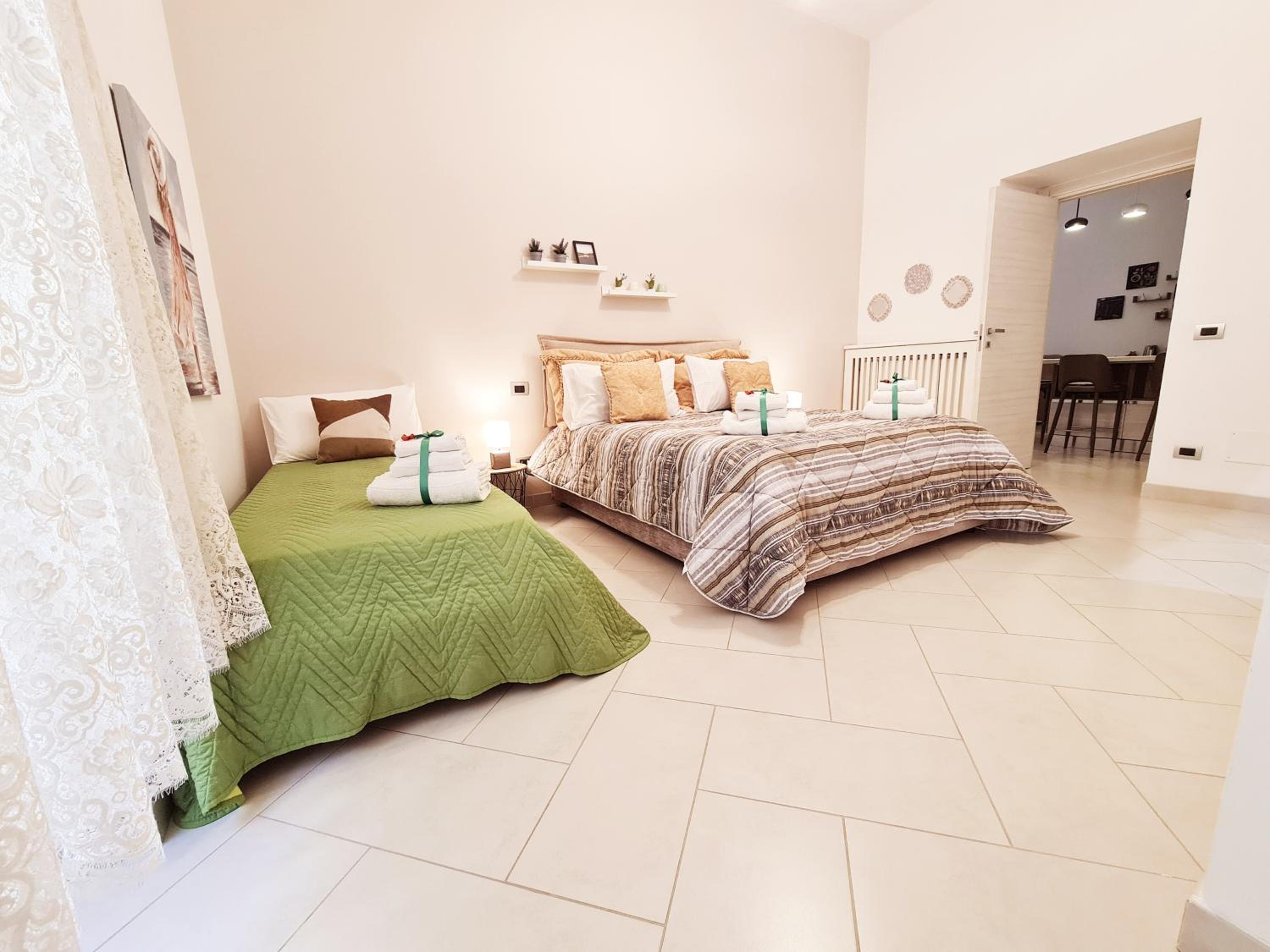 LA GIOIOSA NAPLES INN