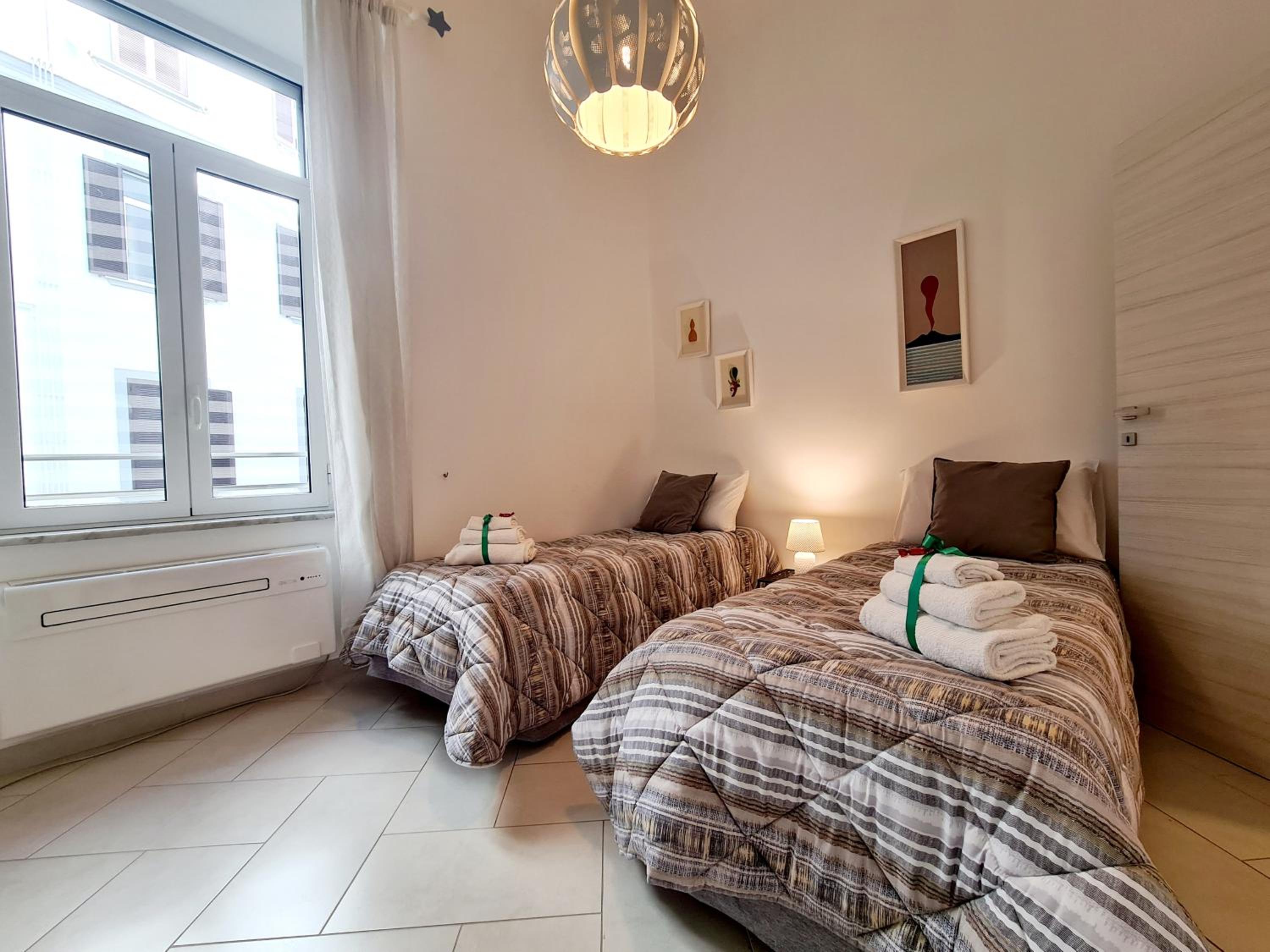 LA GIOIOSA NAPLES INN