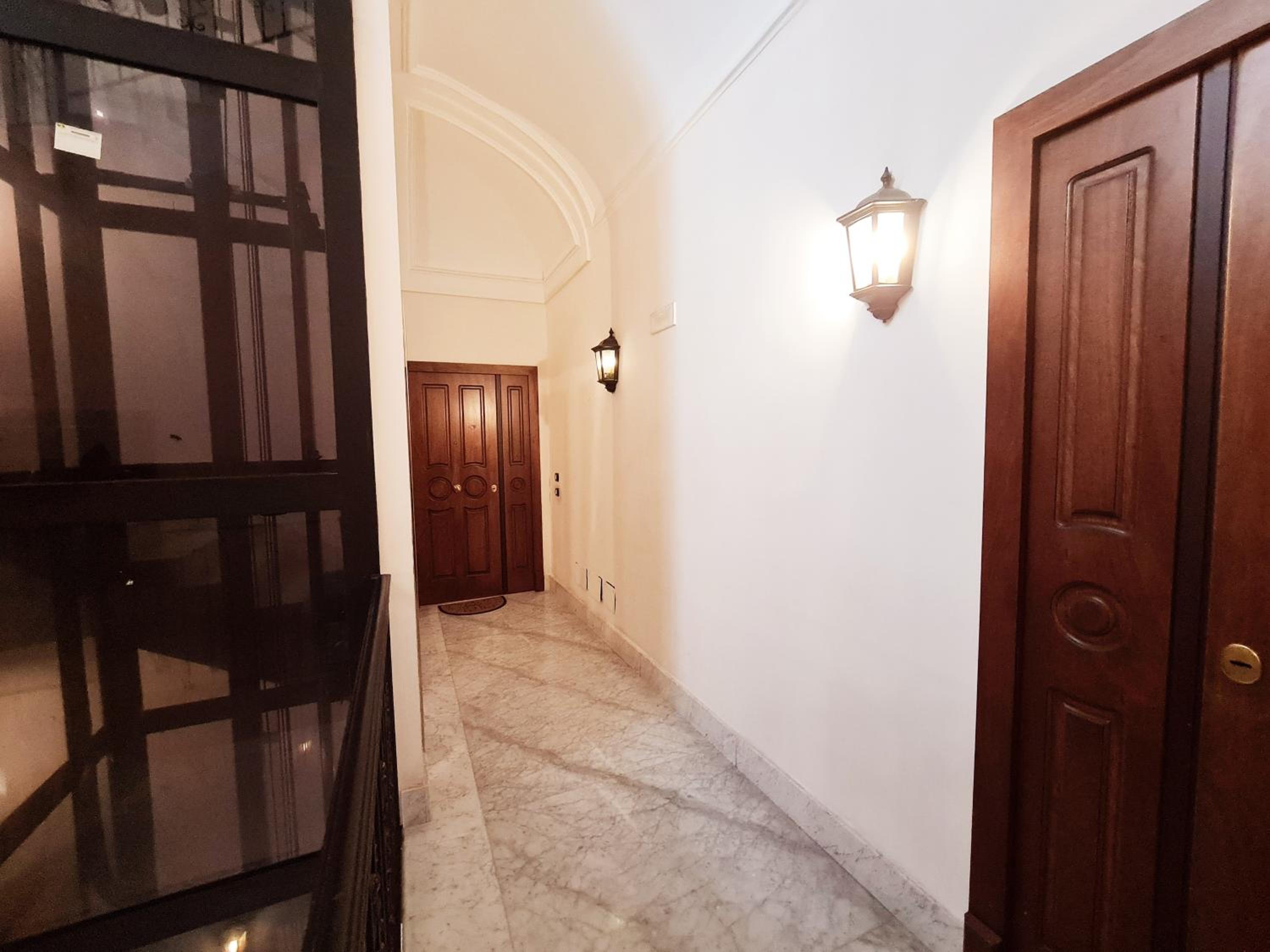 LA GIOIOSA NAPLES INN