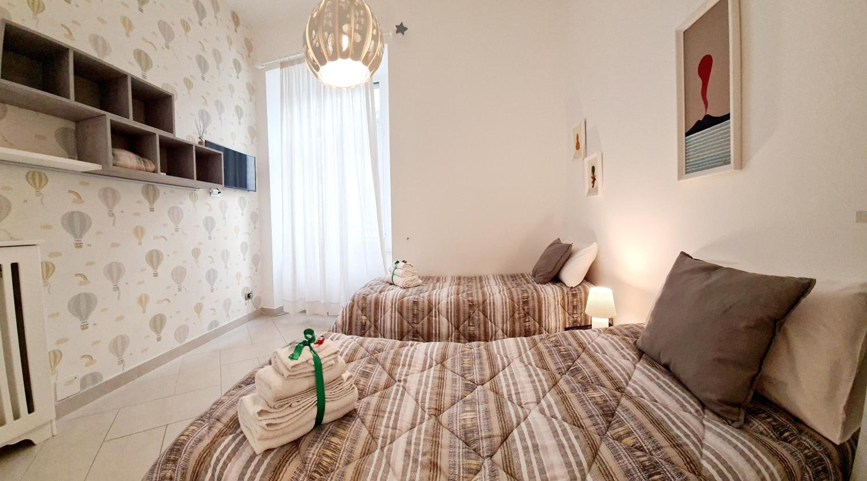 LA GIOIOSA NAPLES INN