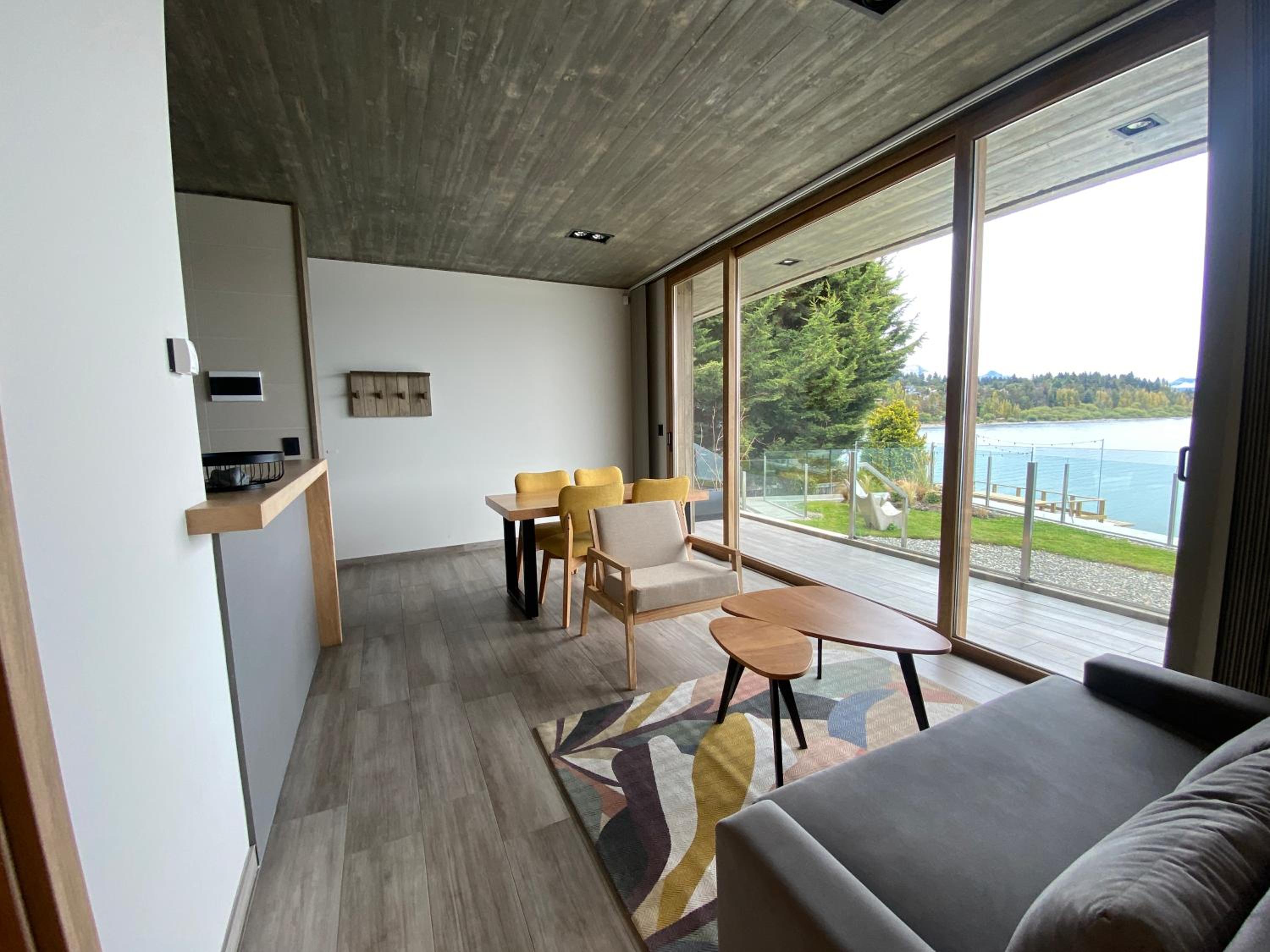 Wa One Lake Homes