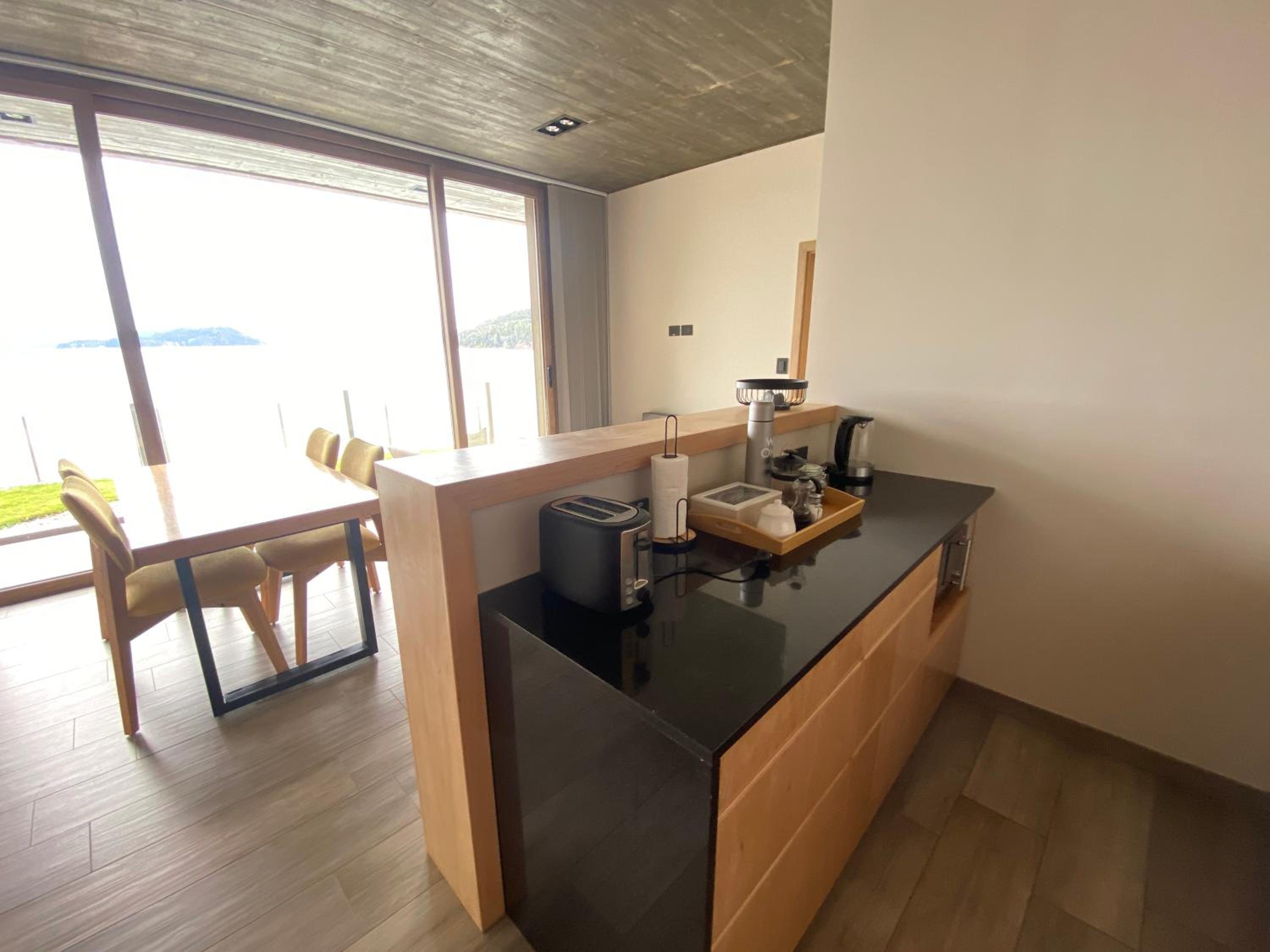 Wa One Lake Homes
