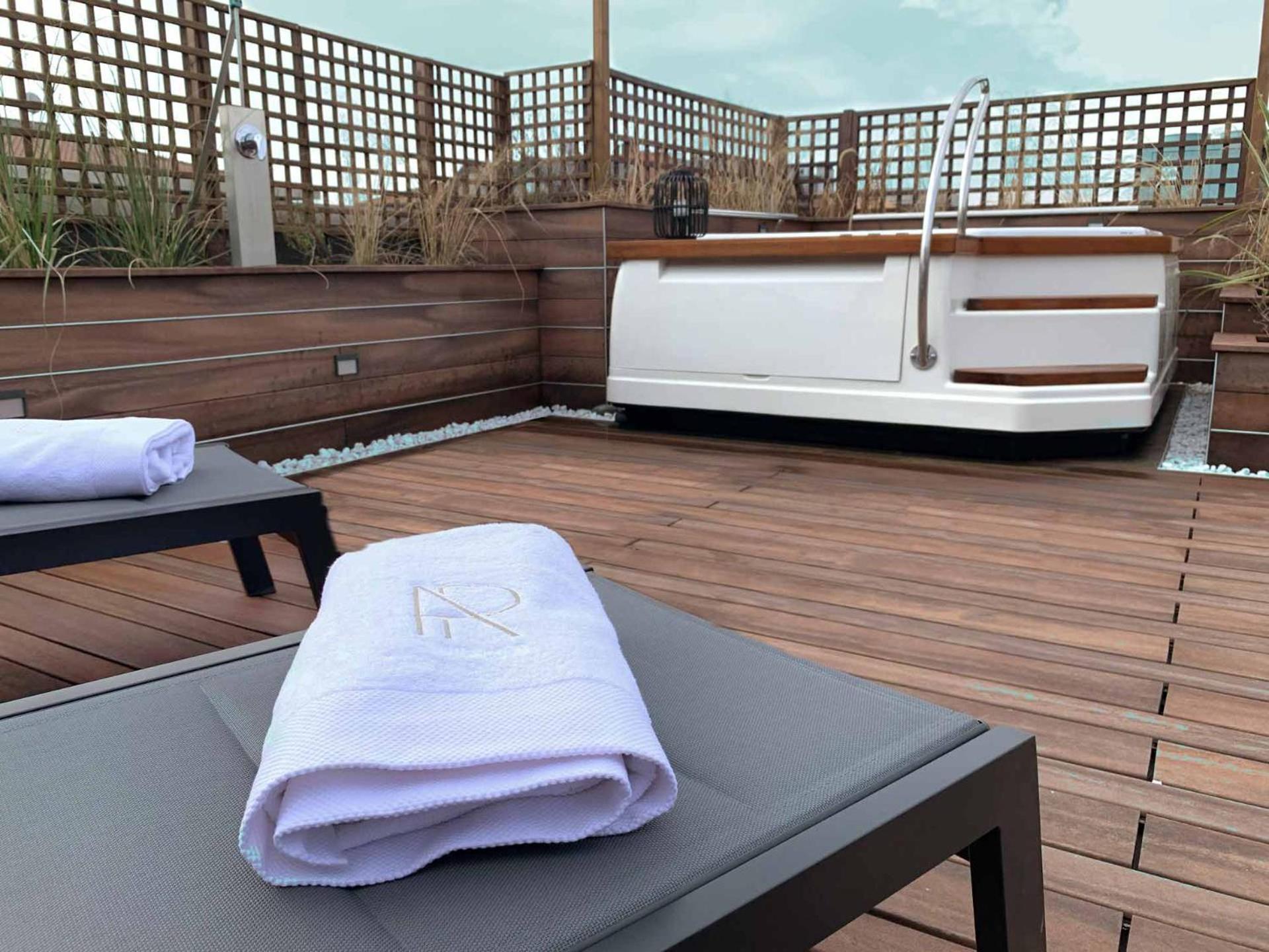 AR Prestige Penthouse - Soho view 4