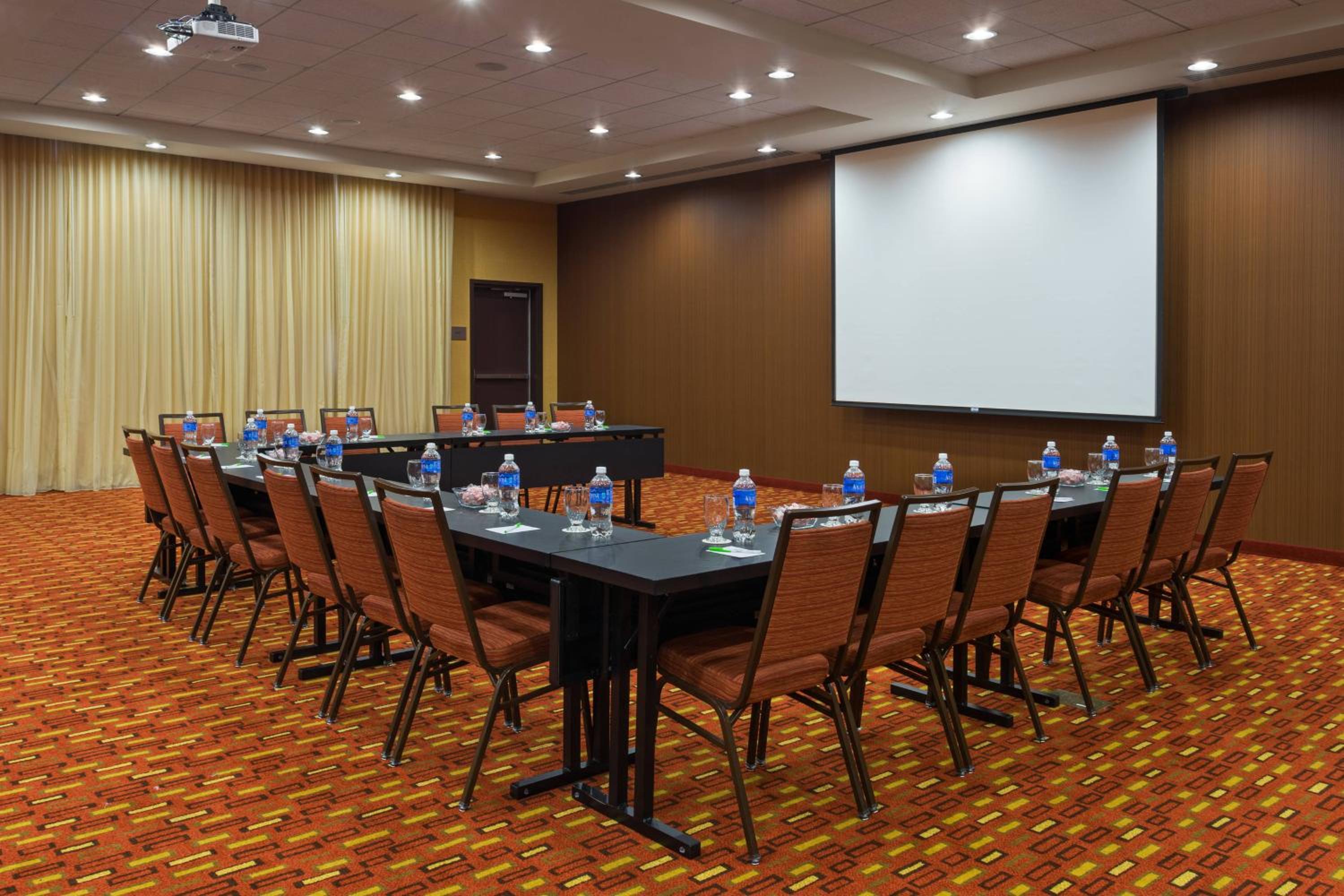 Courtyard By Marriott Houston Kingwood - Property Image 11