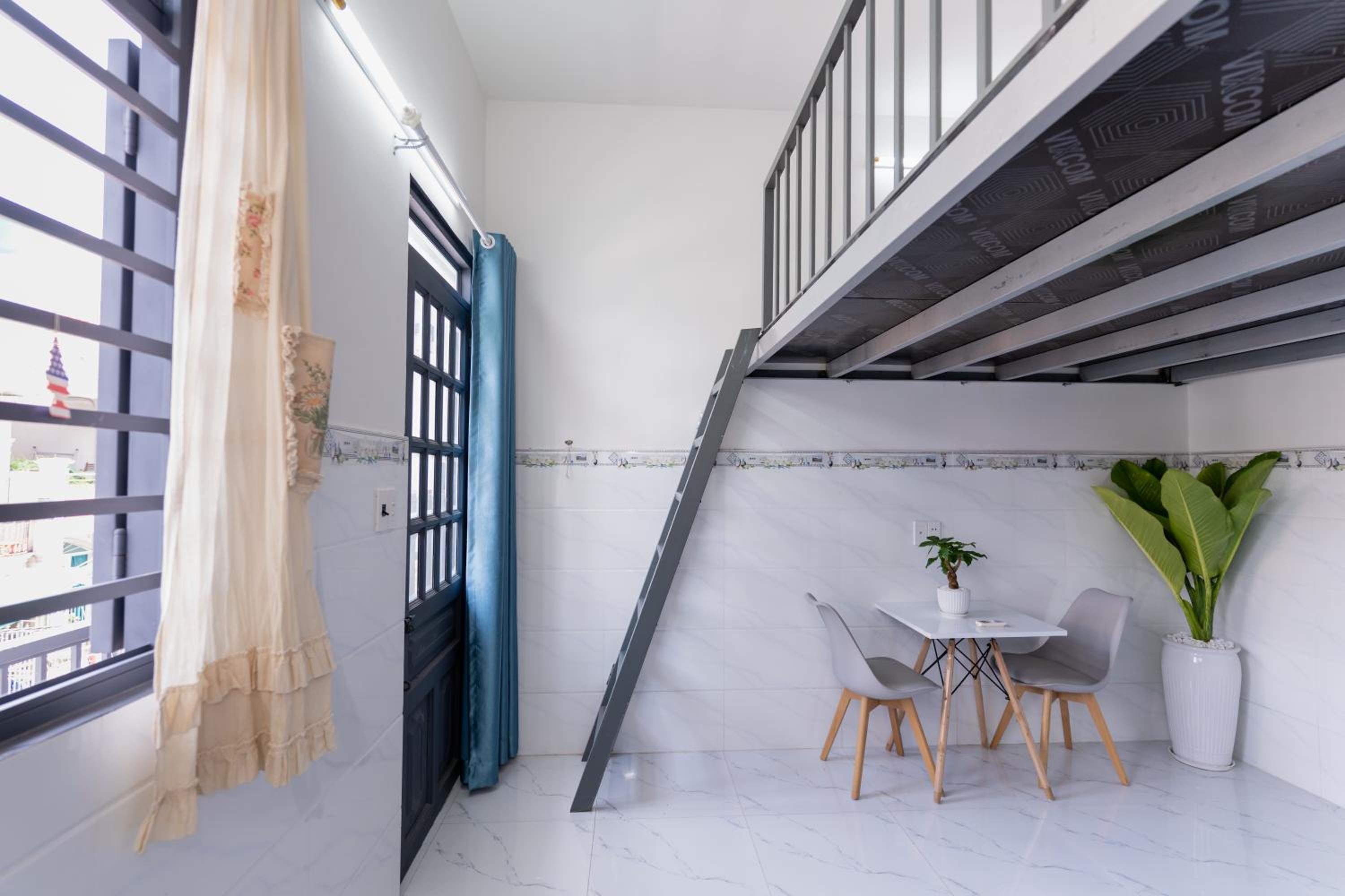 Shiri House