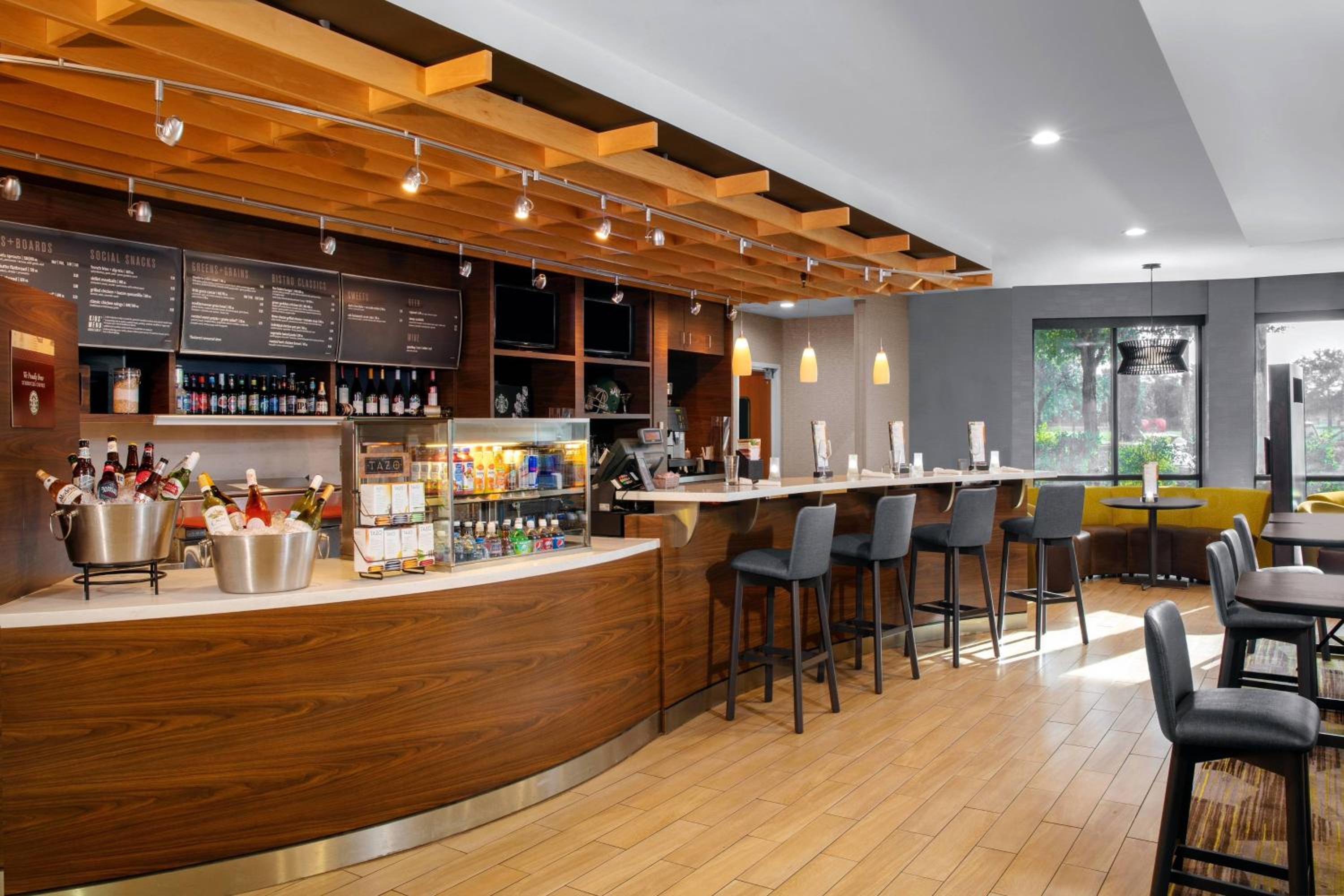 Jacksonville Vacations - Courtyard by Marriott Jacksonville I-295/East Beltway - Property Image 1
