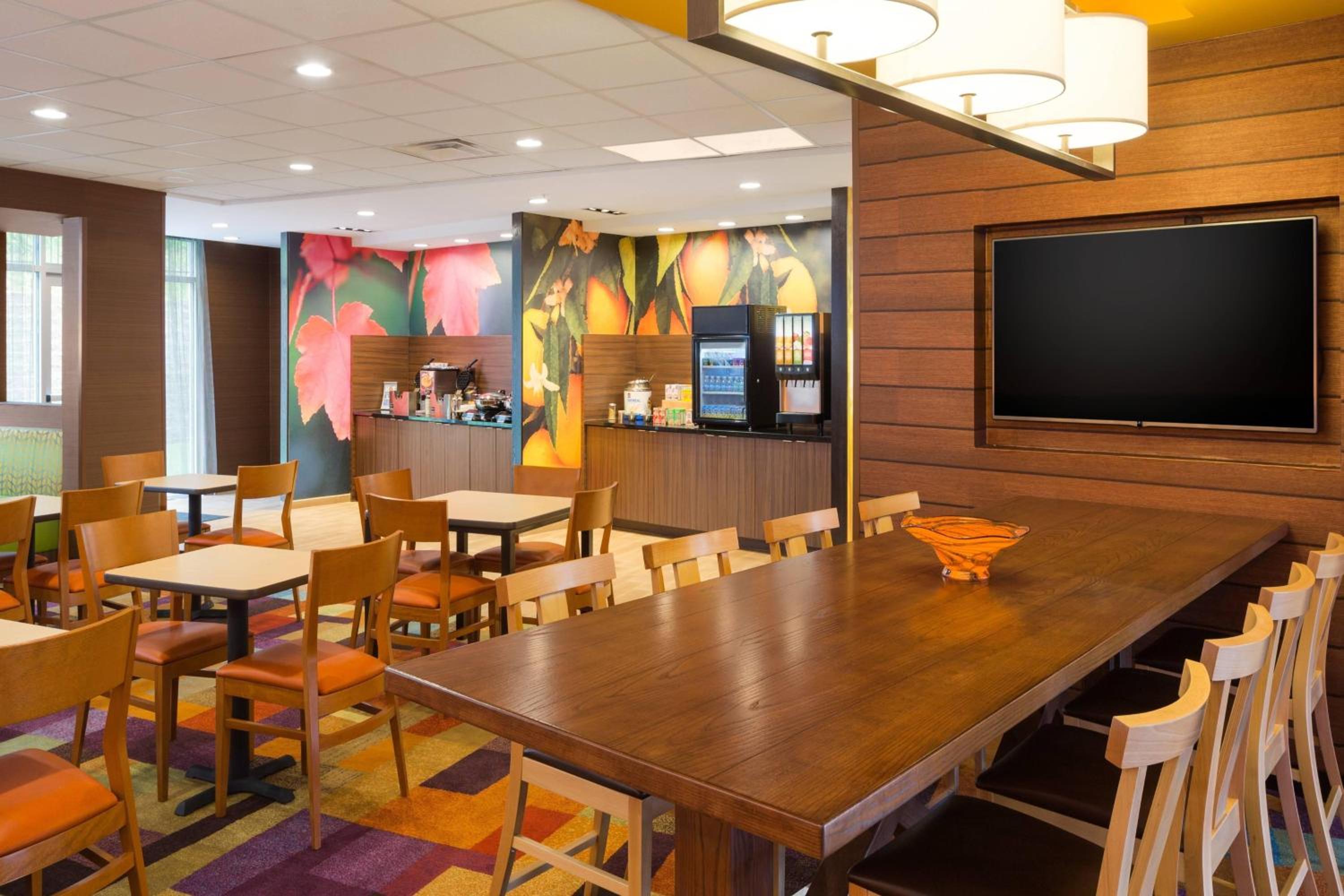 Athens Vacations - Fairfield Inn  Suites by Marriott Athens - Property Image 11