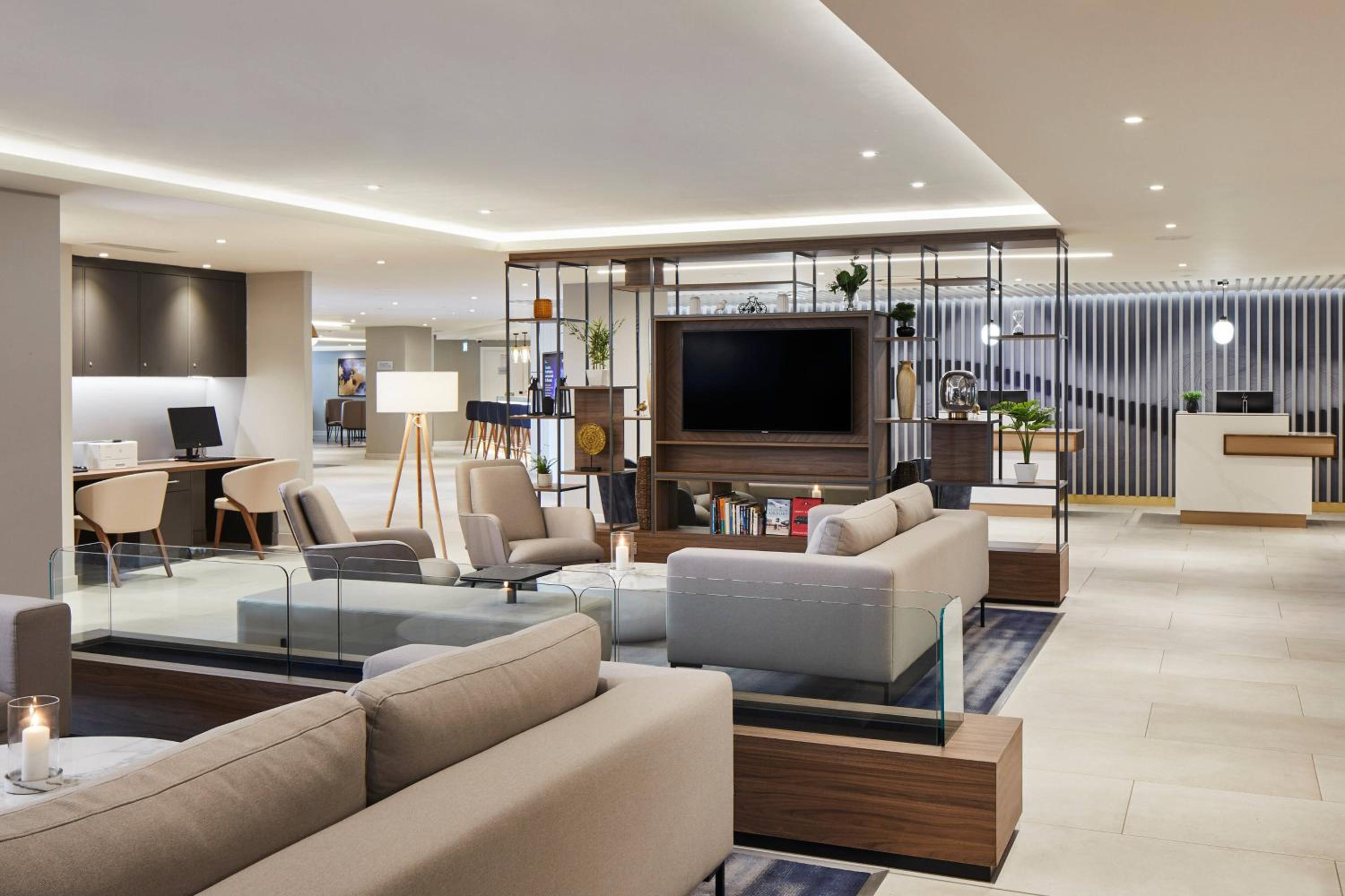 Hayes Vacations - Courtyard by Marriott London Heathrow Airport - Property Image 7