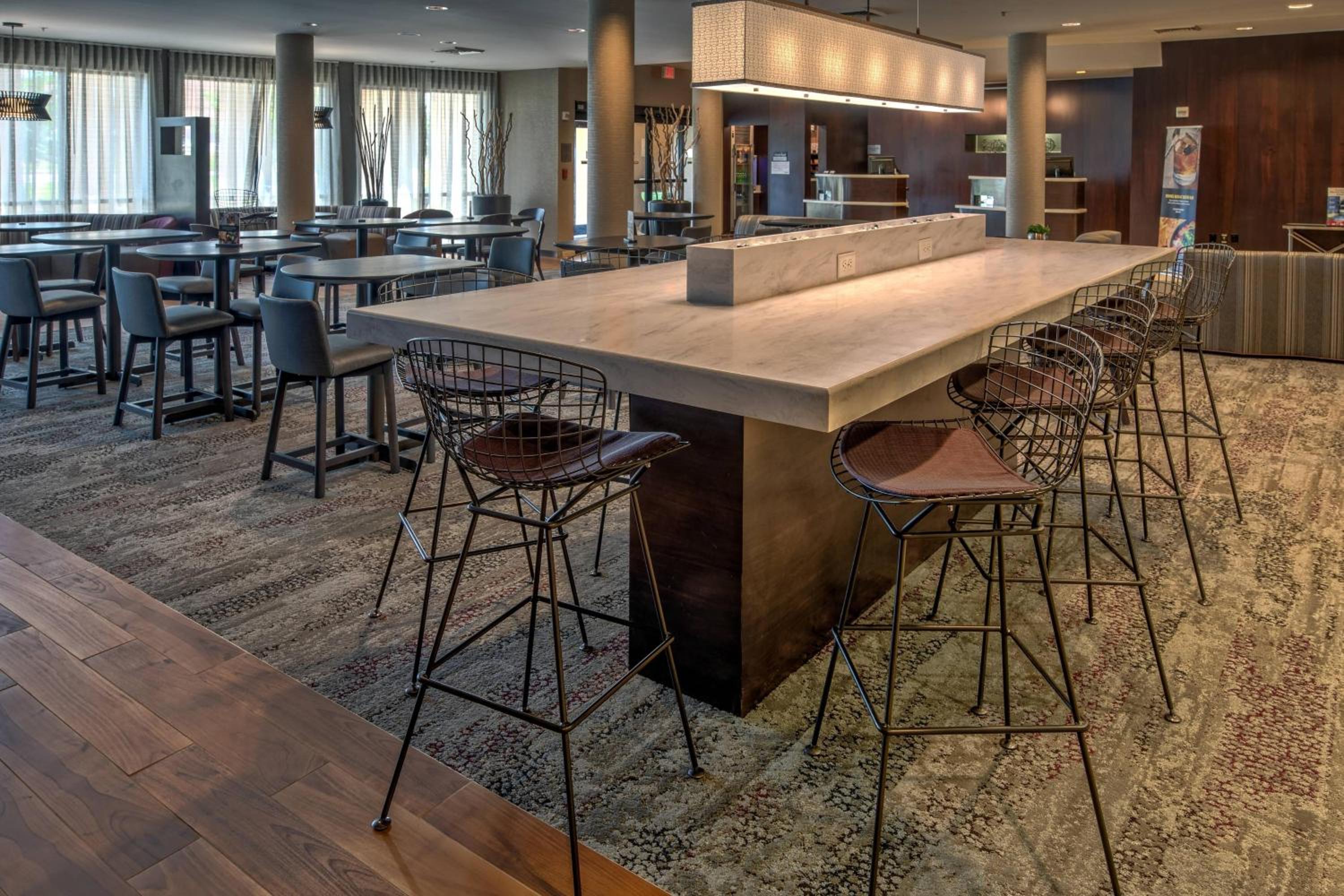 Troy Vacations - Courtyard by Marriott Troy - Property Image 2