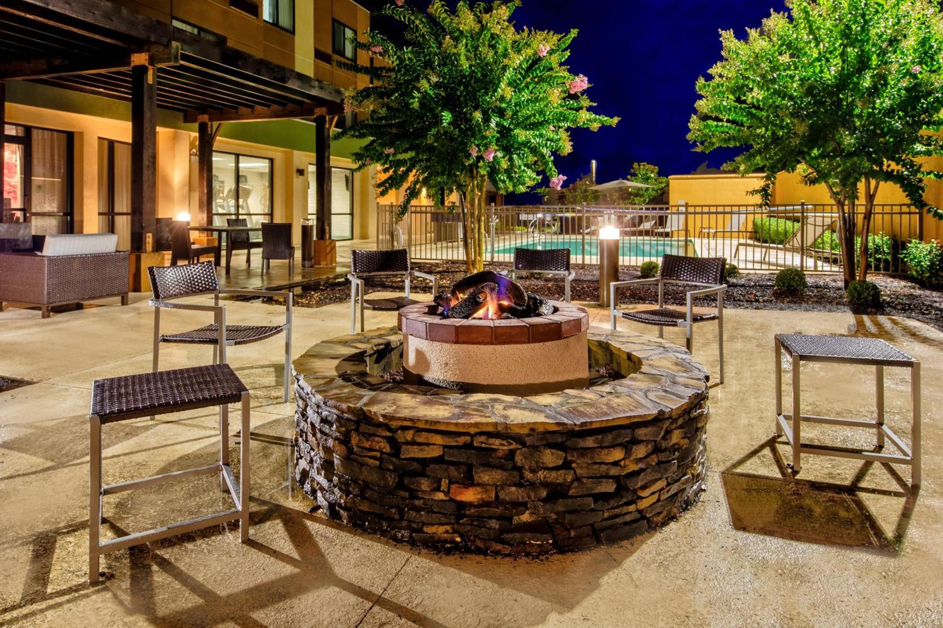 Troy Vacations - Courtyard by Marriott Troy - Property Image 5