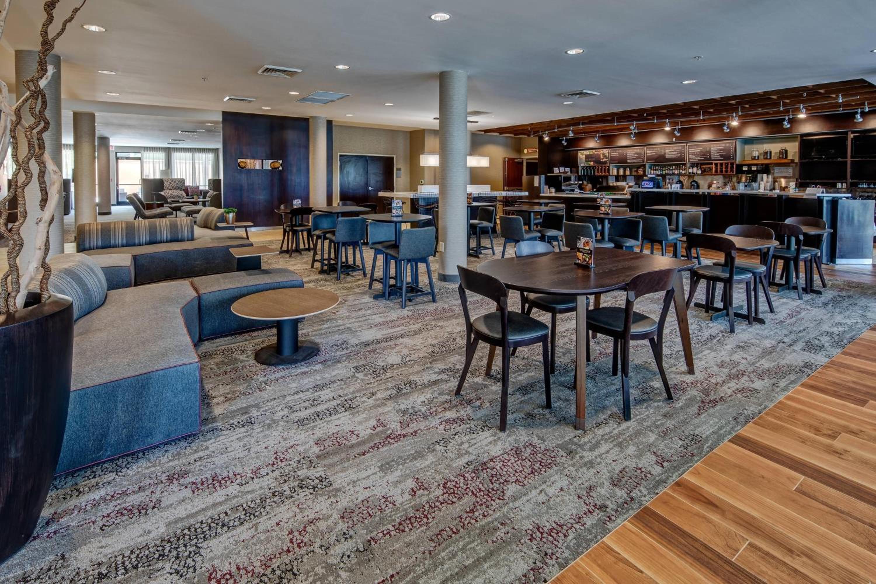 Troy Vacations - Courtyard by Marriott Troy - Property Image 1