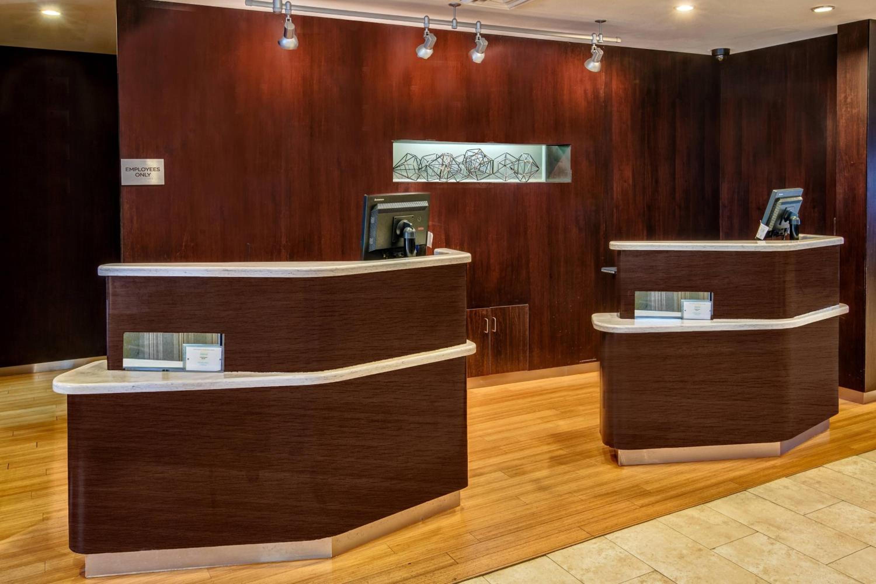 Troy Vacations - Courtyard by Marriott Troy - Property Image 3
