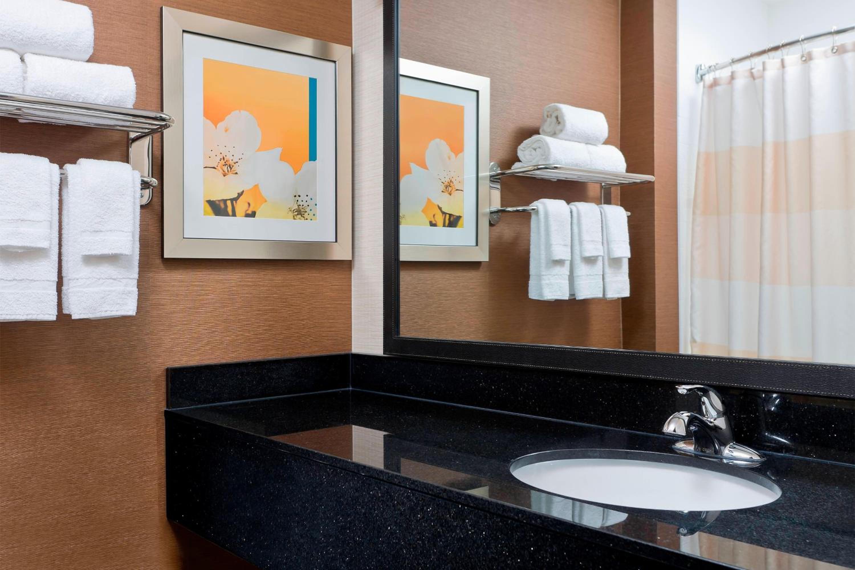 Lexington Vacations - Fairfield Inn  Suites Lexington Keeneland Airport - Property Image 6