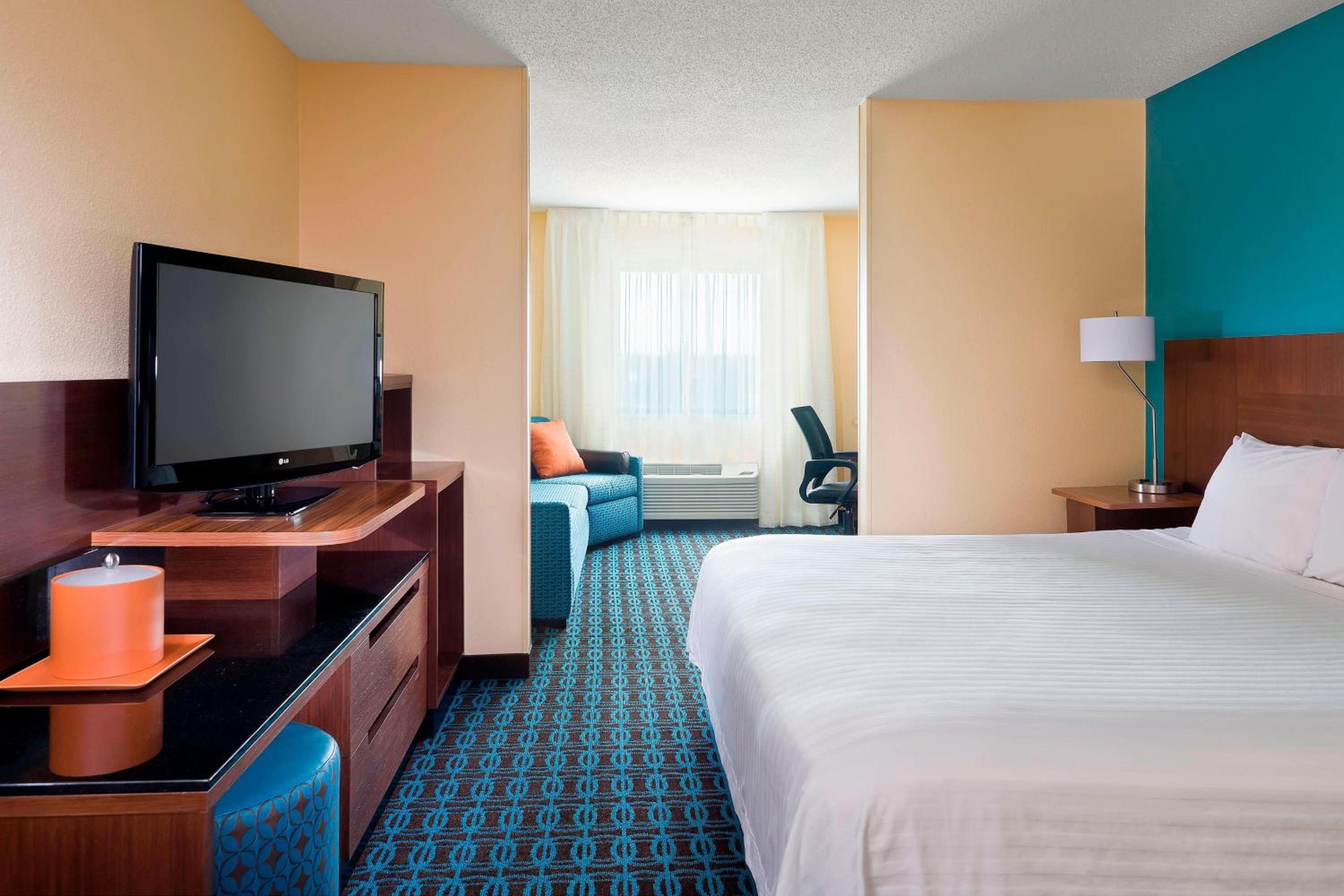 Lexington Vacations - Fairfield Inn  Suites Lexington Keeneland Airport - Property Image 4