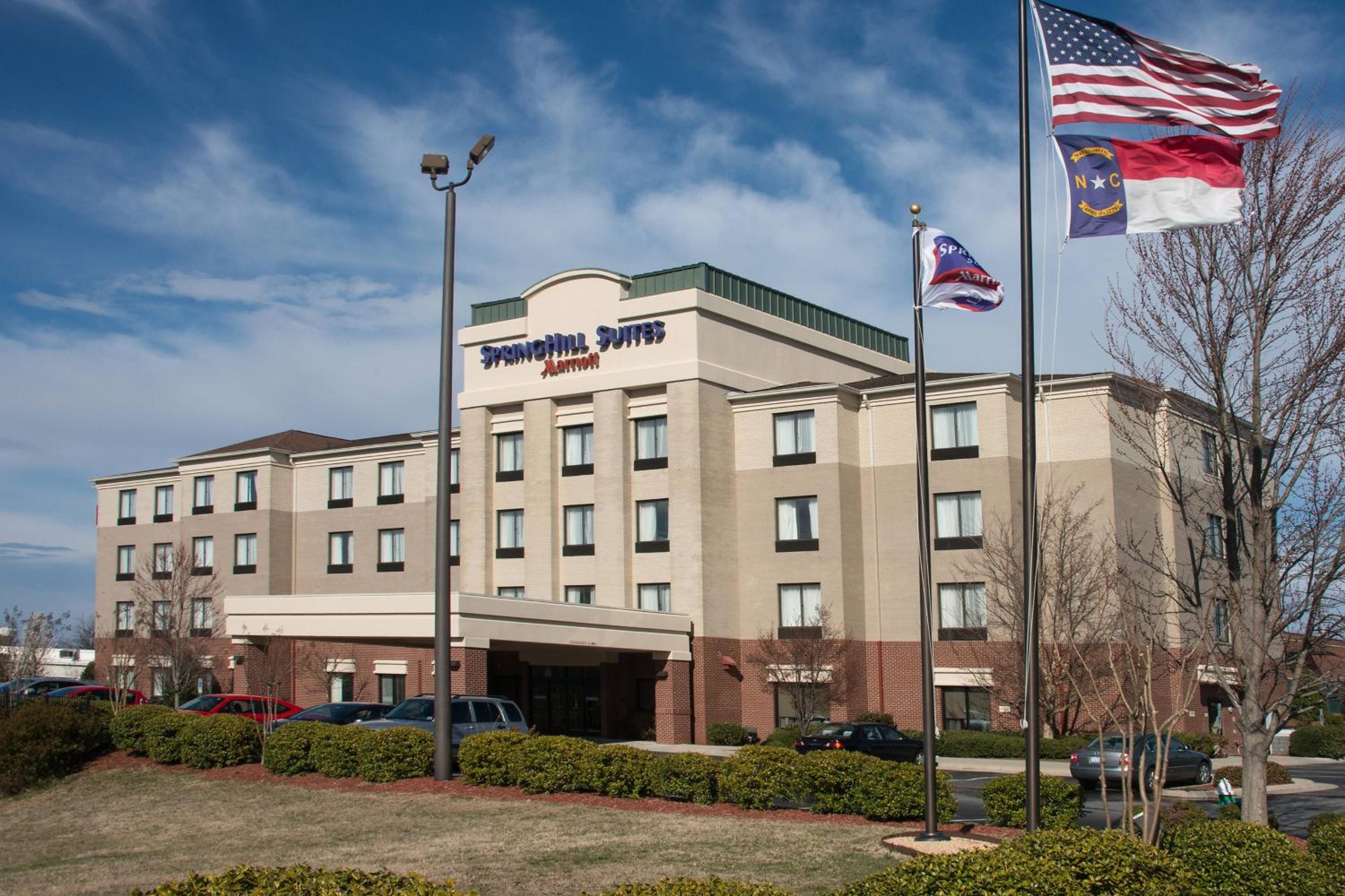 Hotel SpringHill Suites by Marriott Greensboro - Image 1