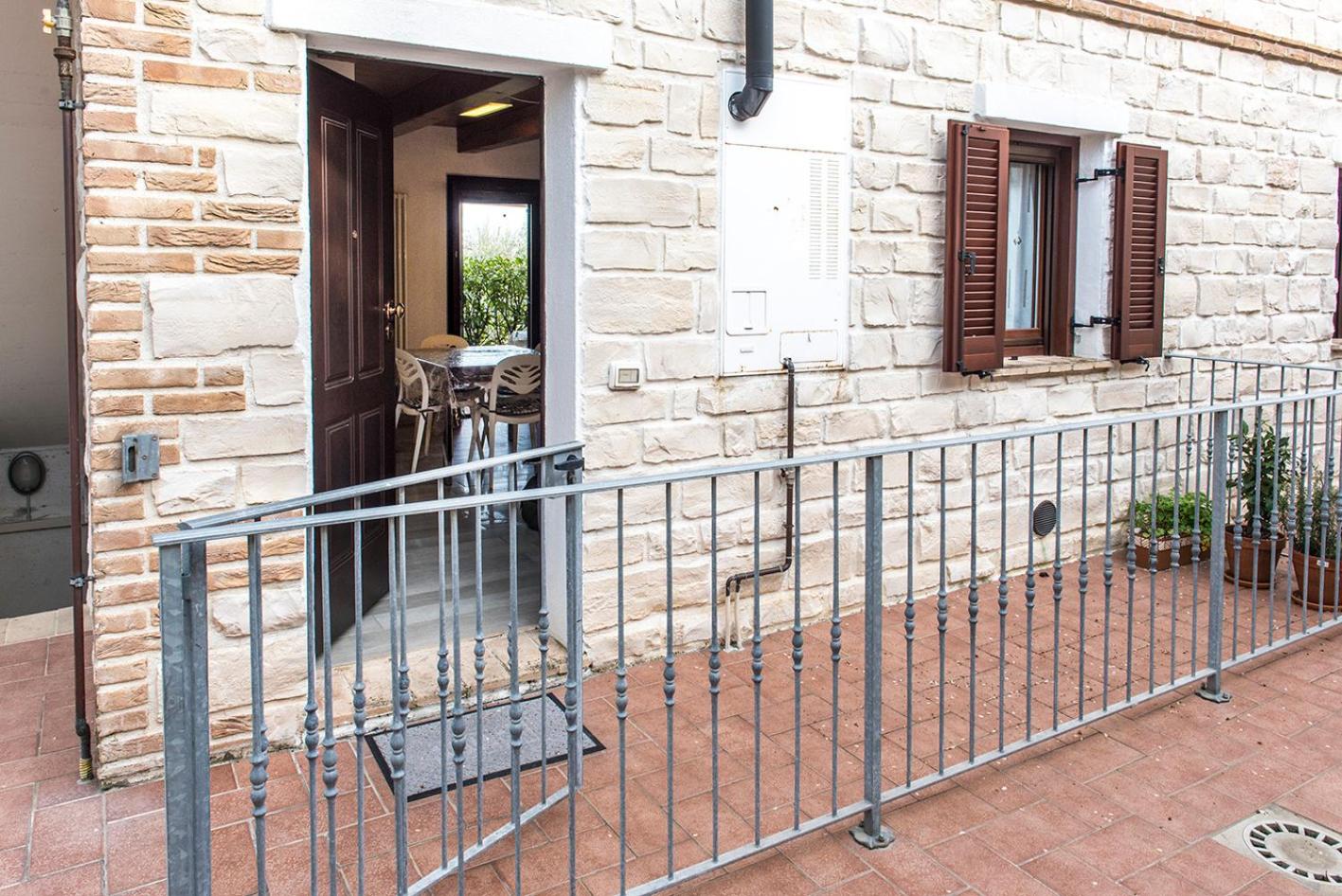 S294 - Sirolo, meraviglioso trilocale con terrazzo e vista mare view 3