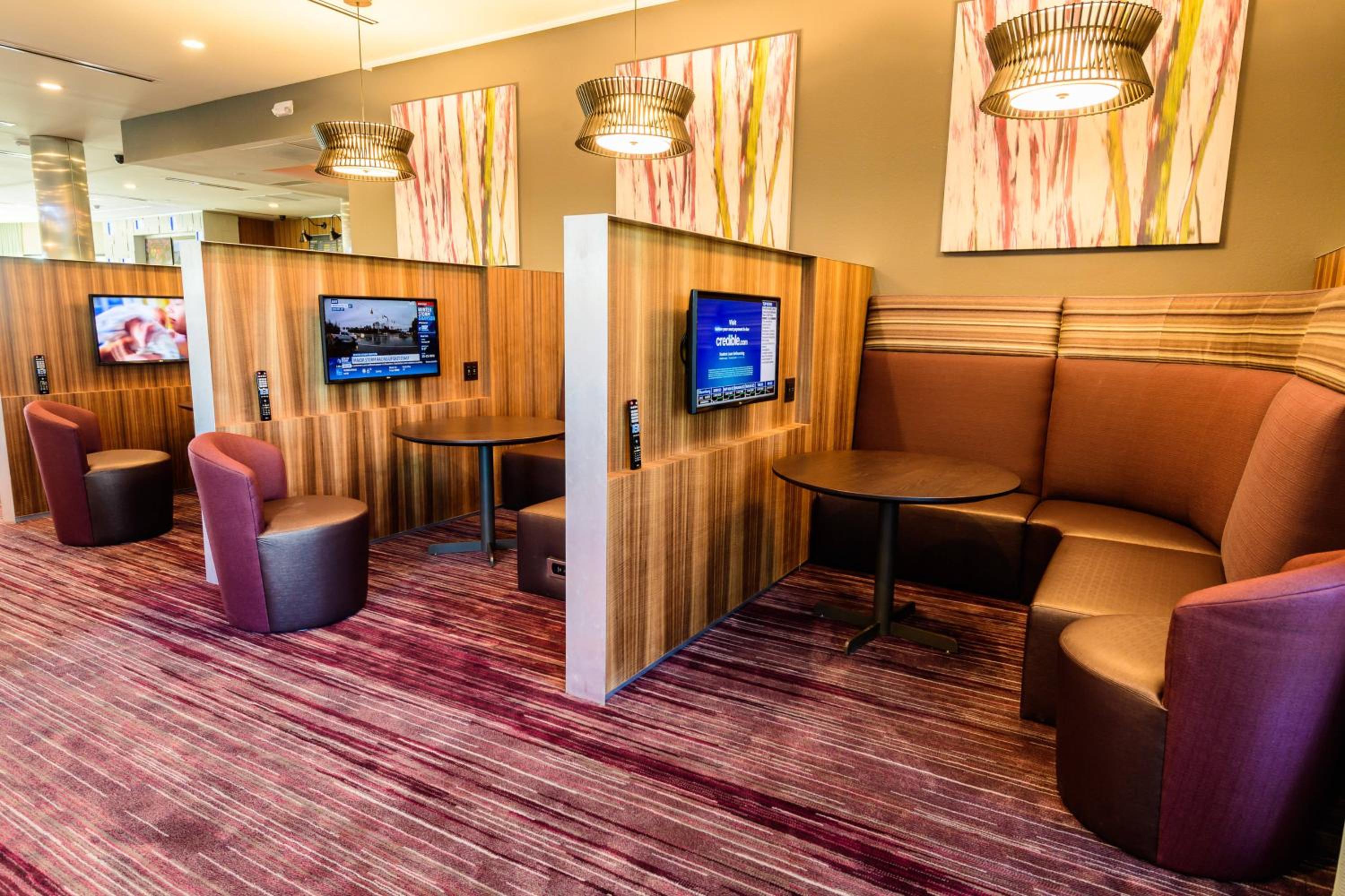Courtyard by Marriott Lake Jackson - Property Image 4