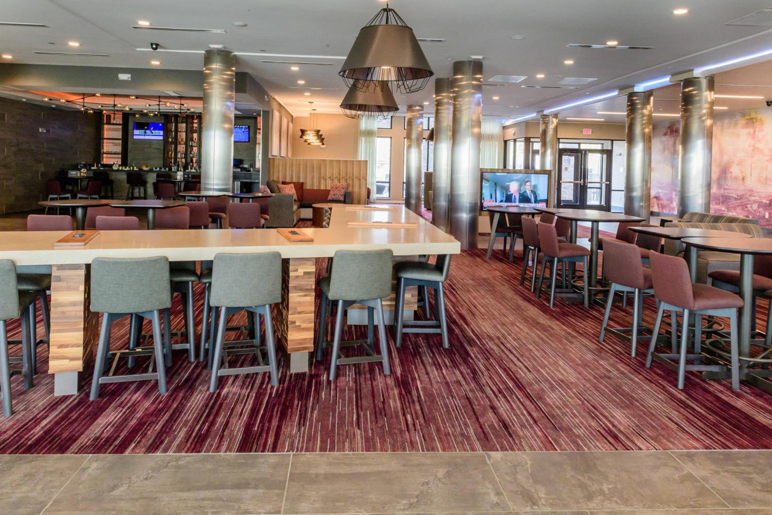 Galveston Vacations - Courtyard by Marriott Lake Jackson - Property Image 1