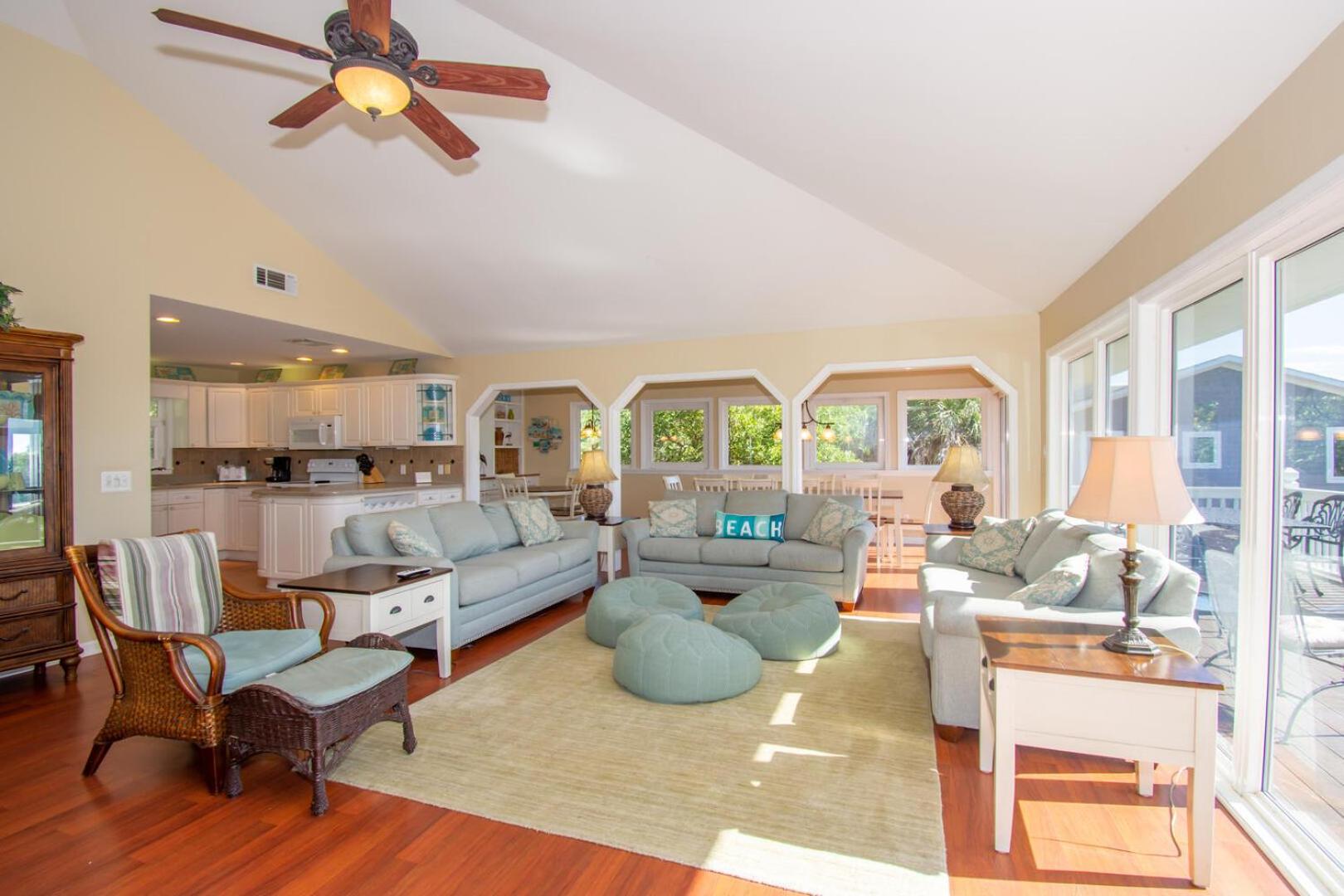 726 Seahorse Rd