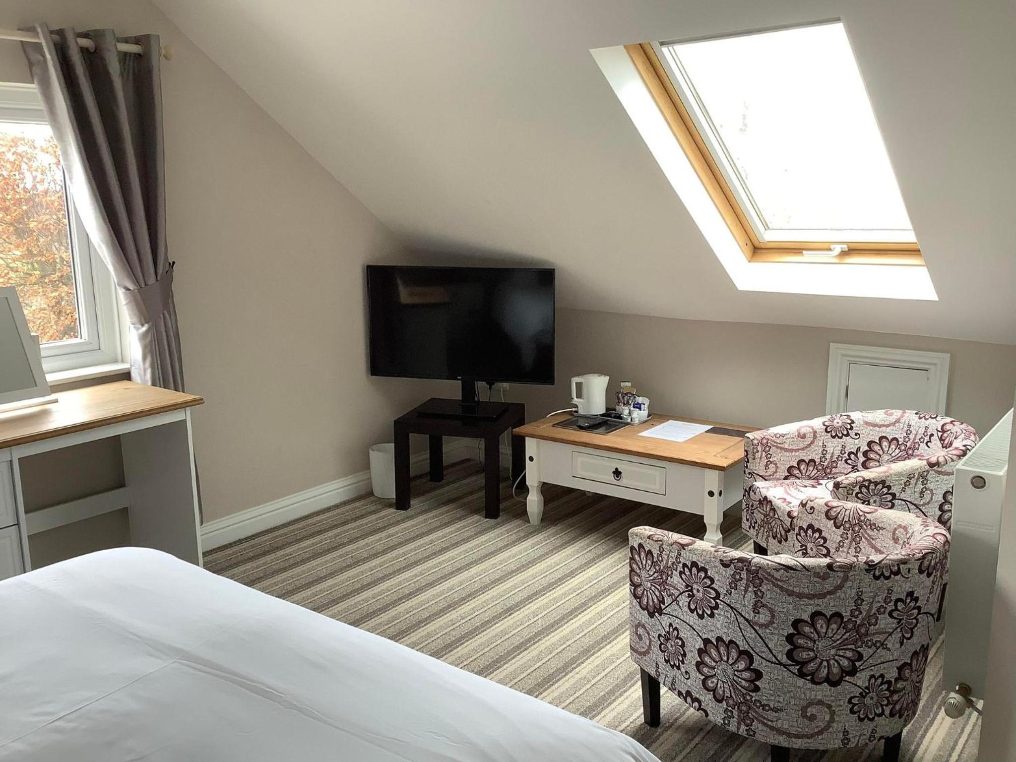 New Overlander Inn