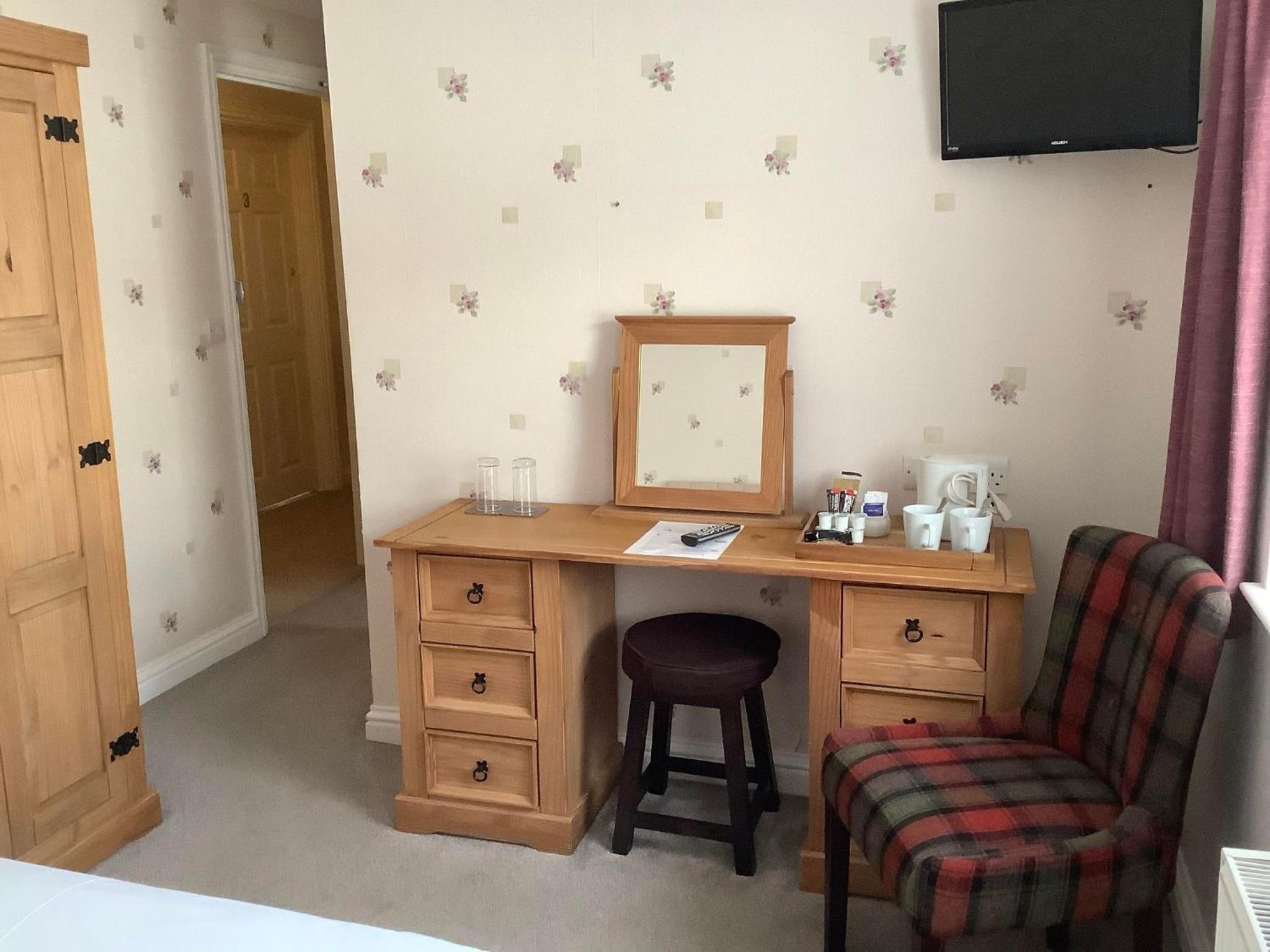 New Overlander Inn