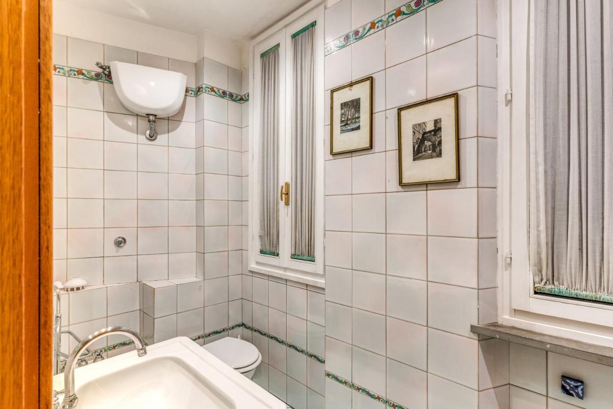 Lovely Flat by the Trevi Fountain