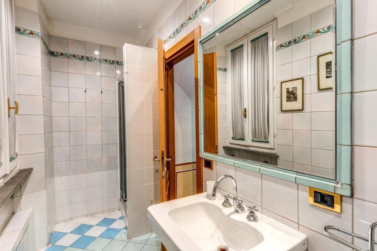 Lovely Flat by the Trevi Fountain