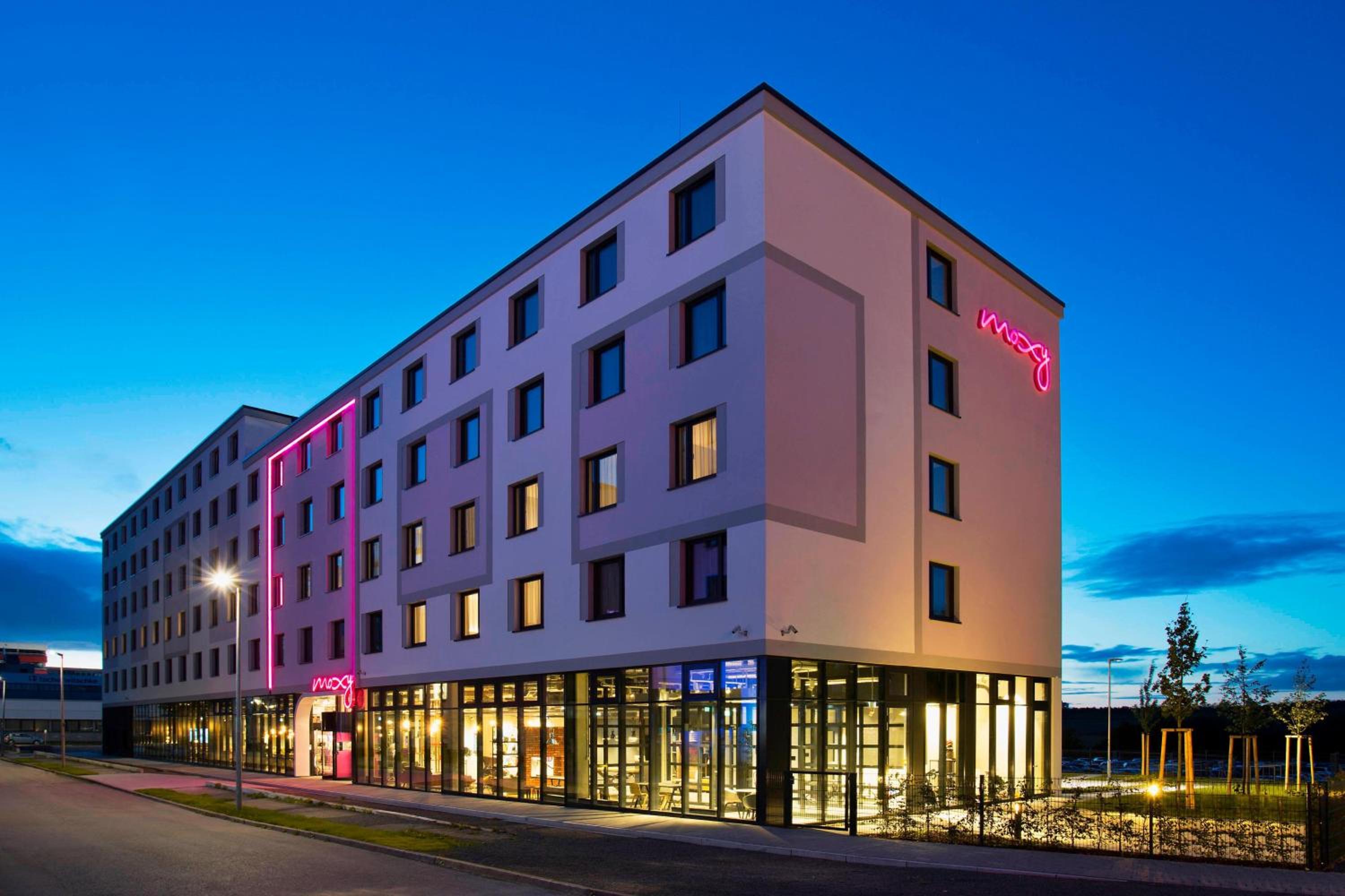 Hotel Moxy Stuttgart Airport/Messe - Image 1