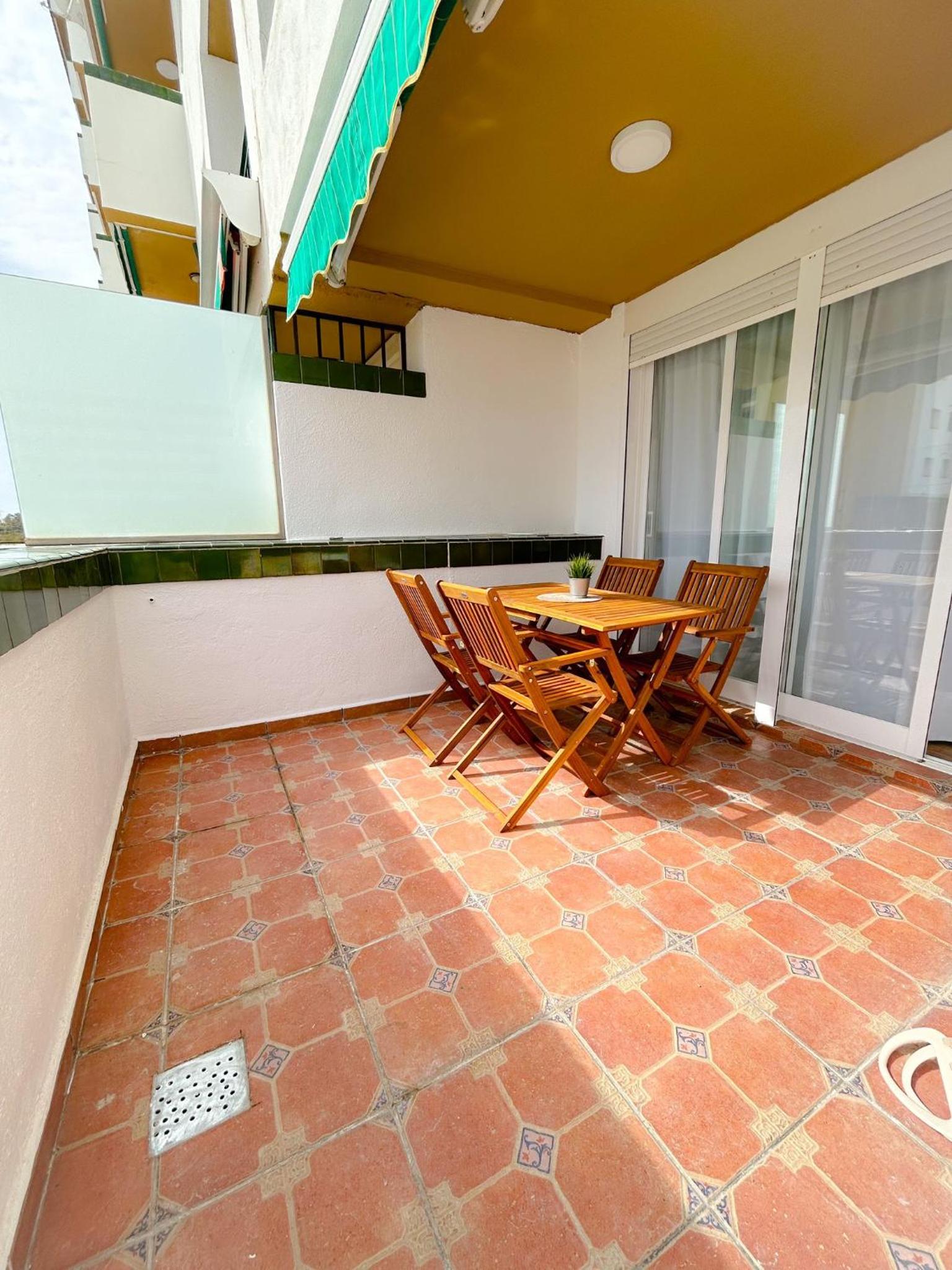 APARTAMENTO CON PARQUING zona centro