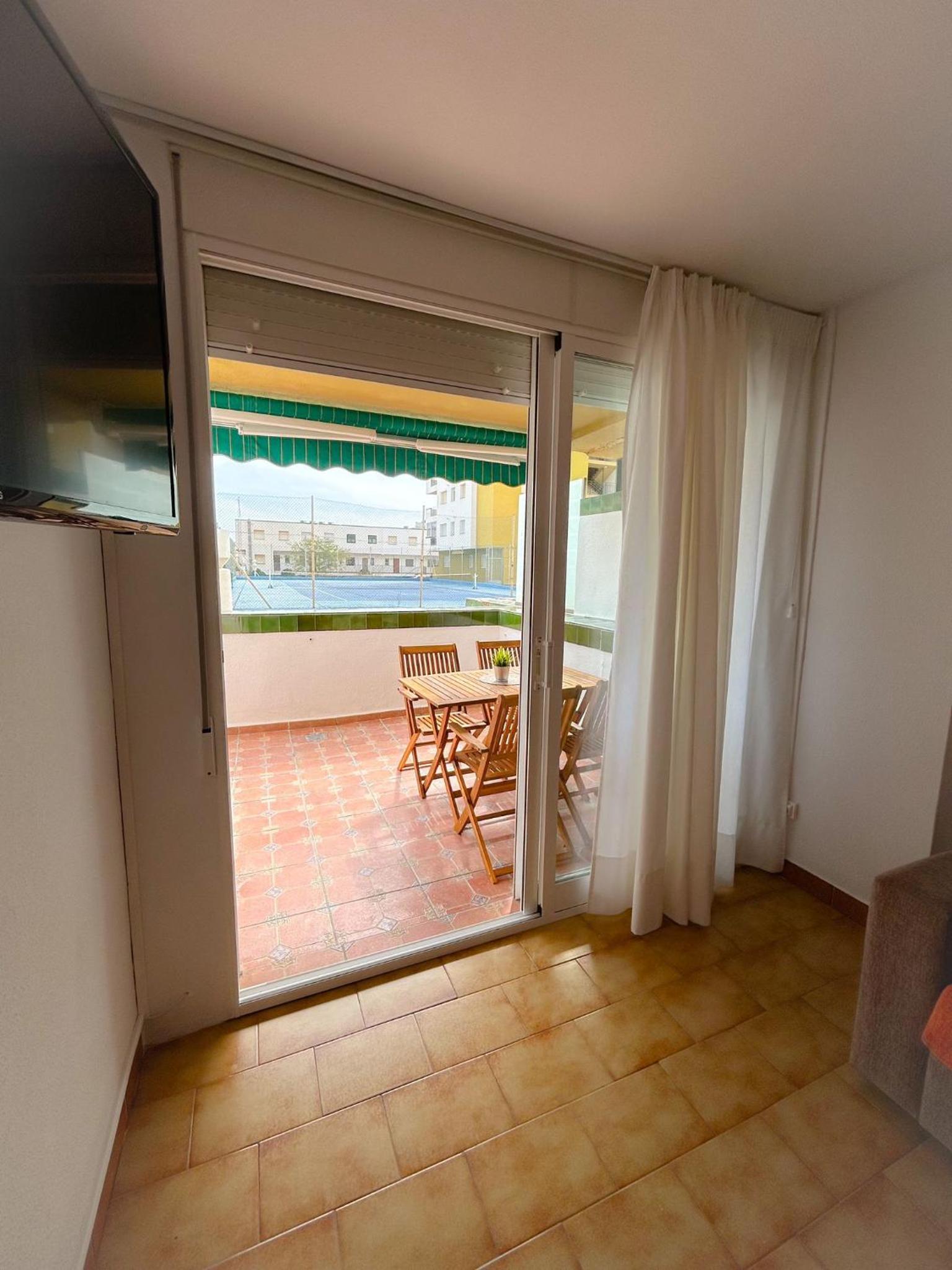 APARTAMENTO CON PARQUING zona centro