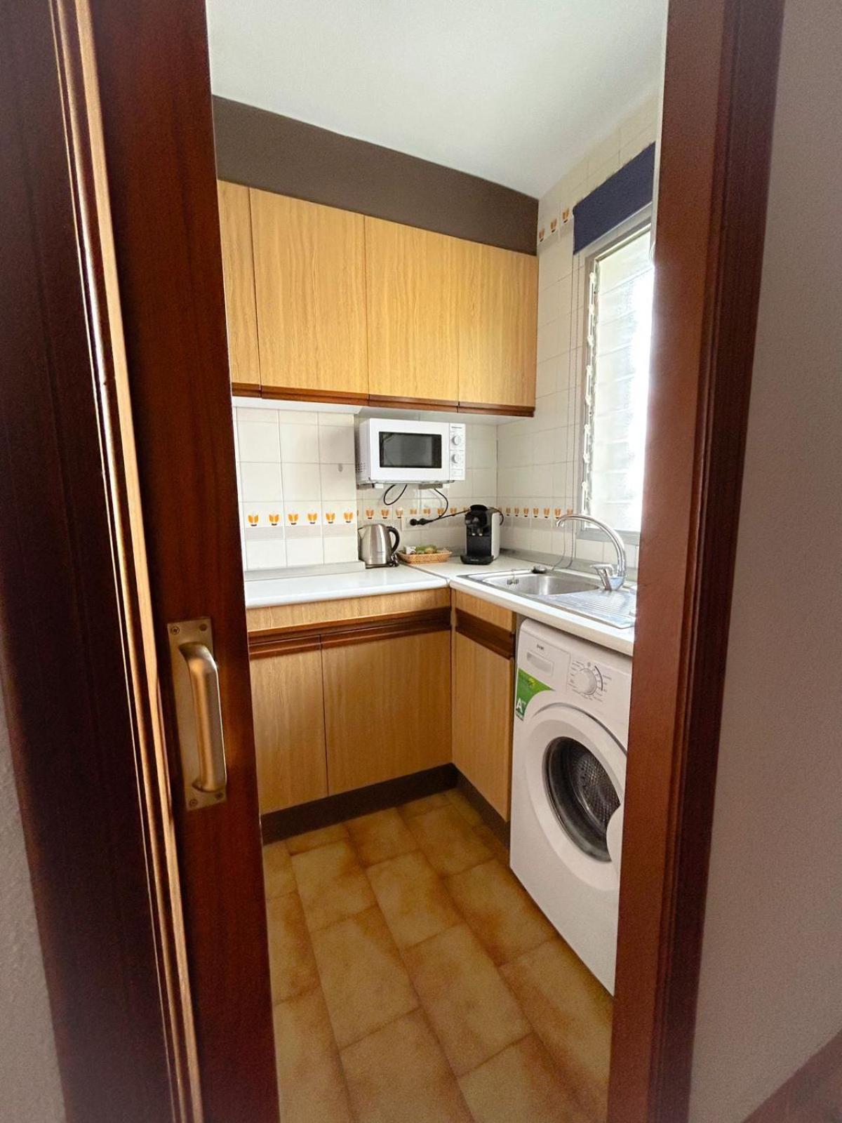 APARTAMENTO CON PARQUING zona centro