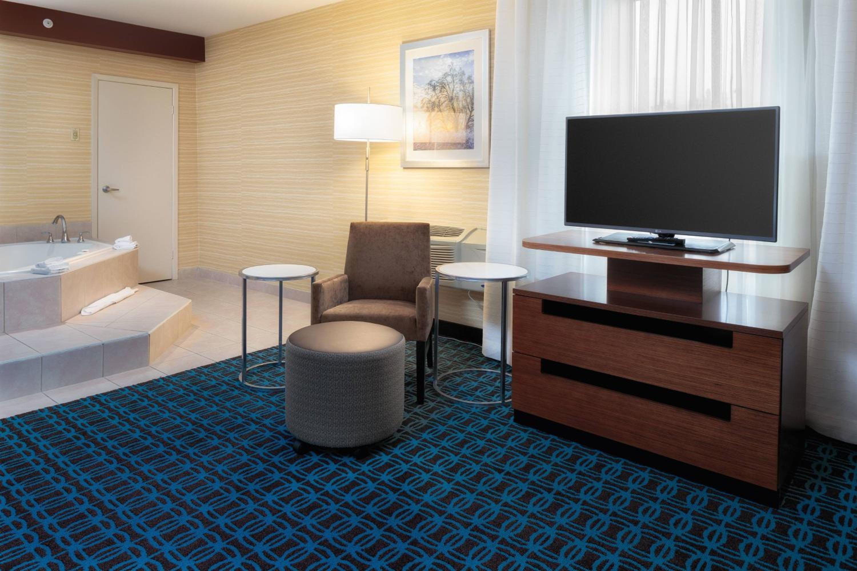 Belleville Vacations - Fairfield Inn  Suites by Marriott Belleville - Property Image 14