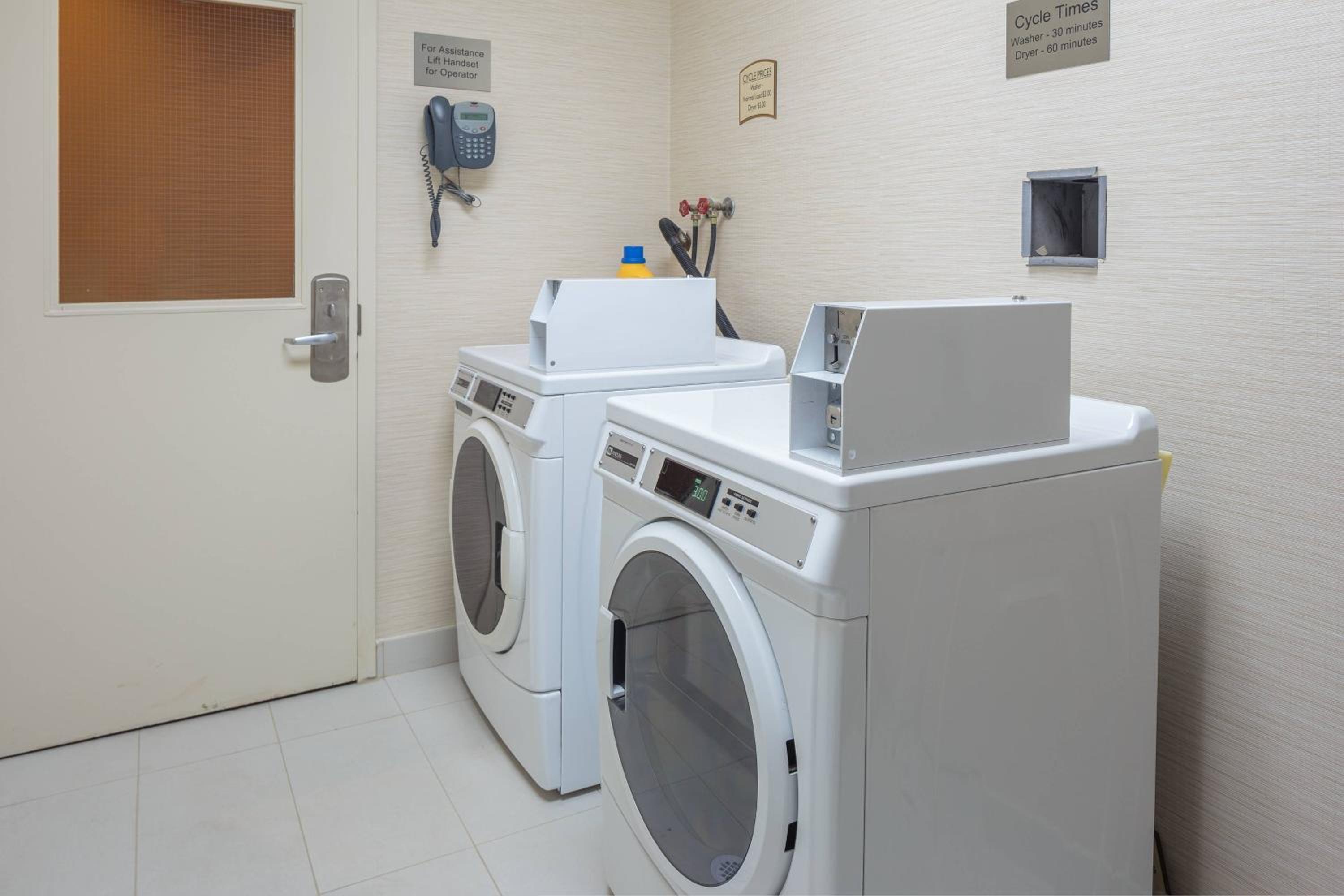 Belleville Vacations - Fairfield Inn  Suites by Marriott Belleville - Property Image 7