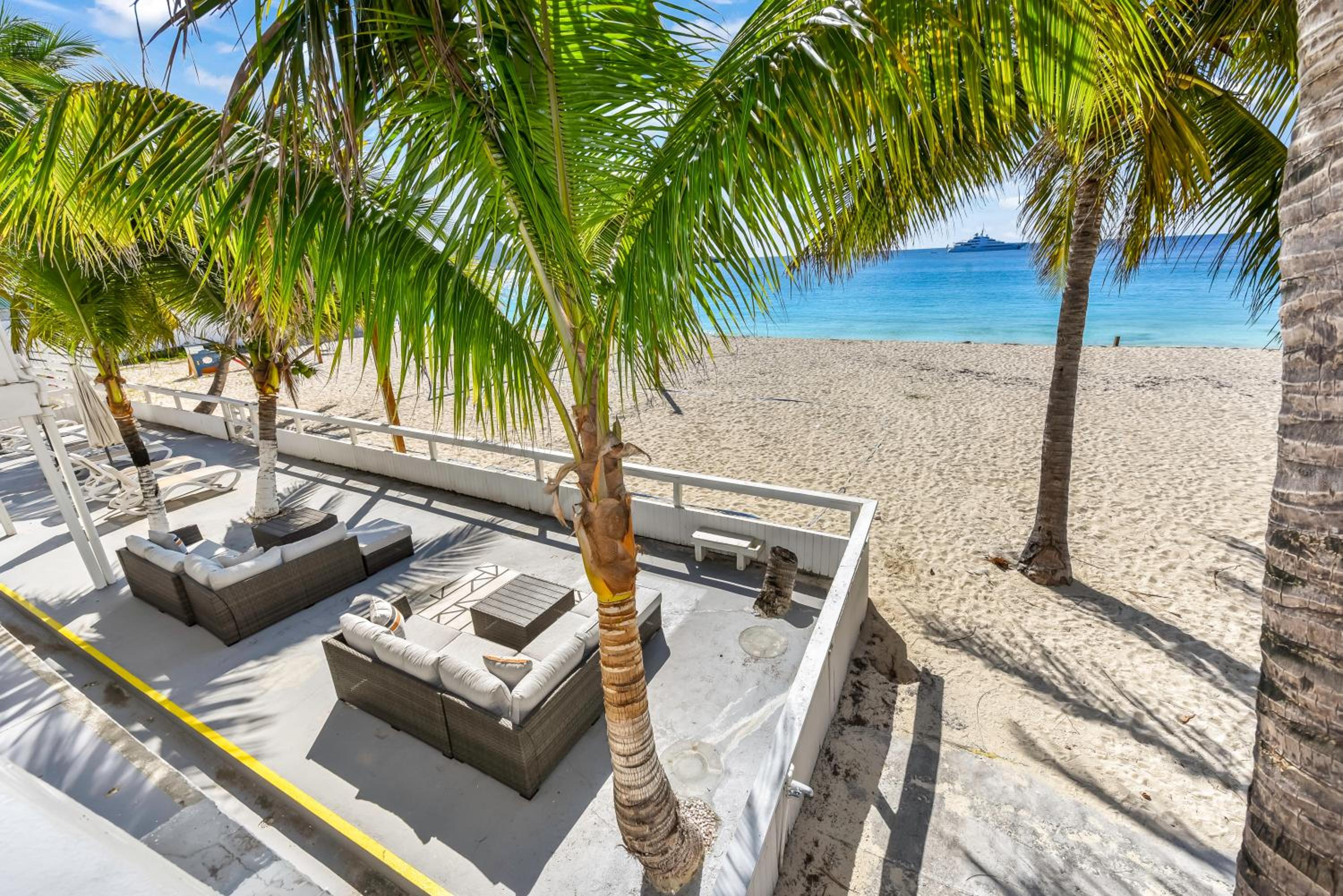 CocoVaa Beach Boutique Hotel
