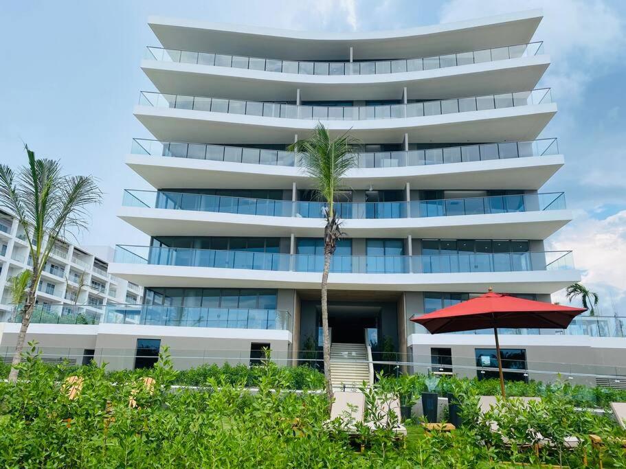 Fantastic Loft/Beachfront+Pools