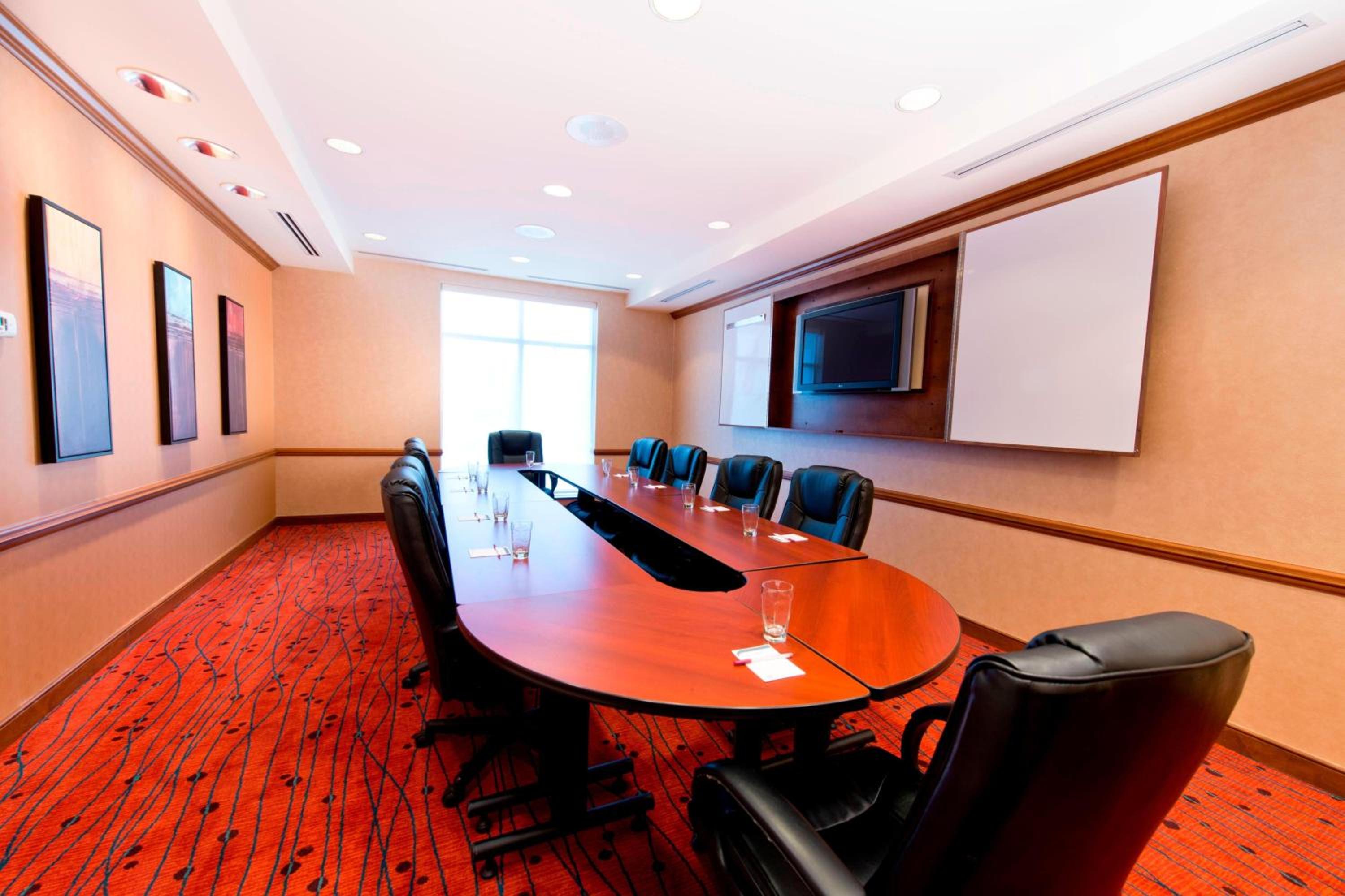 Residence Inn by Marriott Toronto Vaughan - Property Image 2