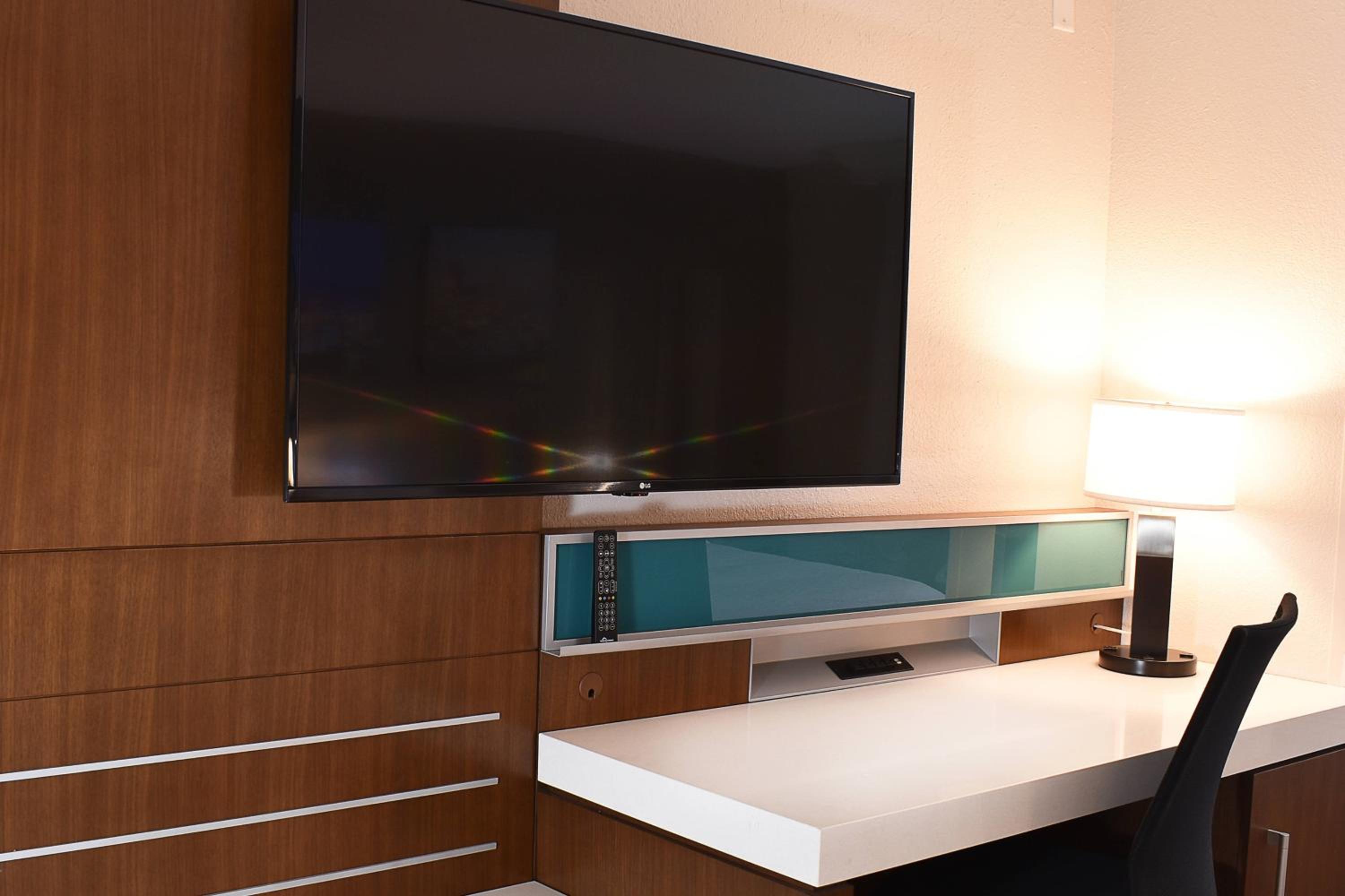 Indianapolis Vacations - Delta Hotels by Marriott Indianapolis East - Property Image 20