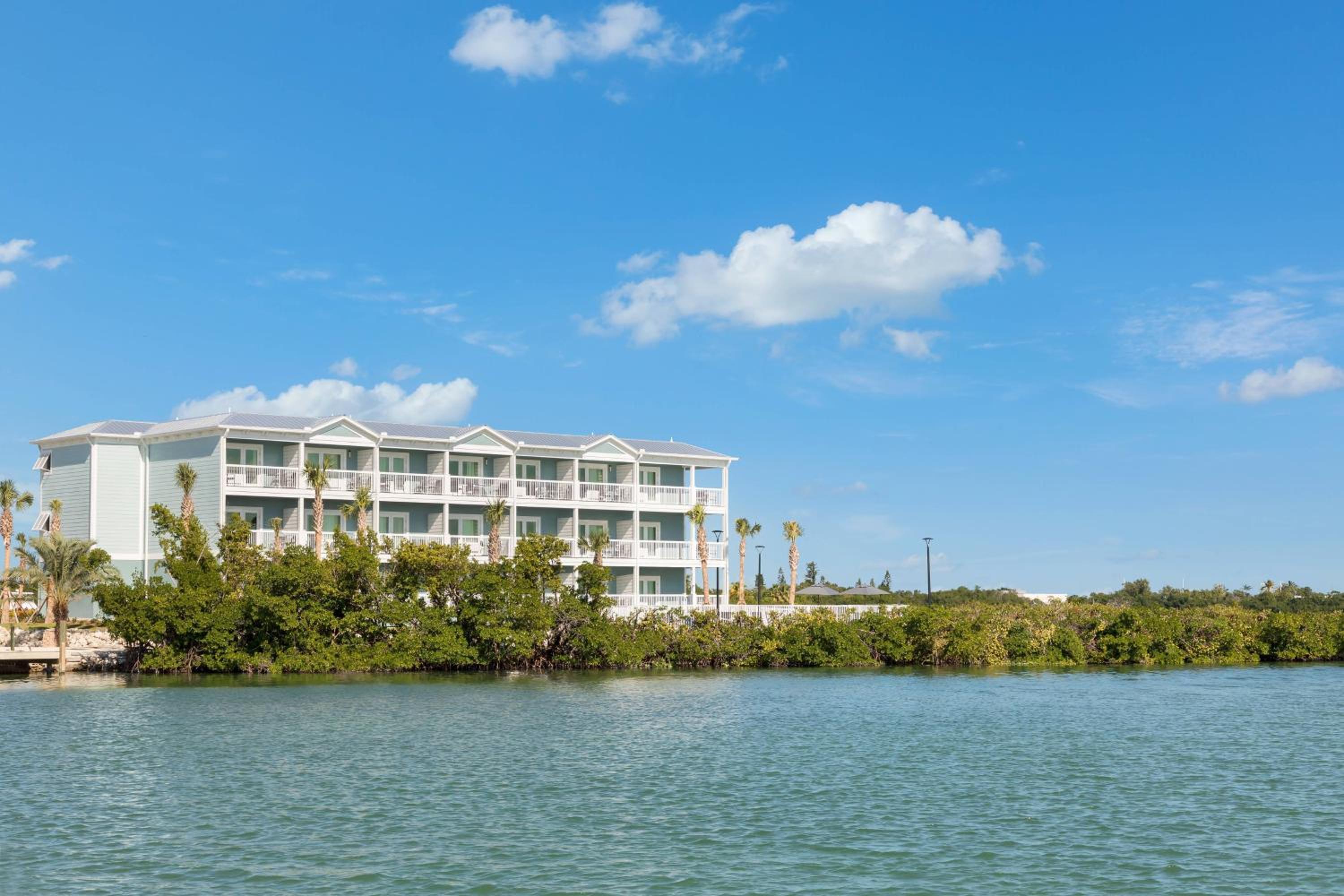 Hotel Fairfield by Marriott Inn & Suites Marathon Florida Keys - Image 1