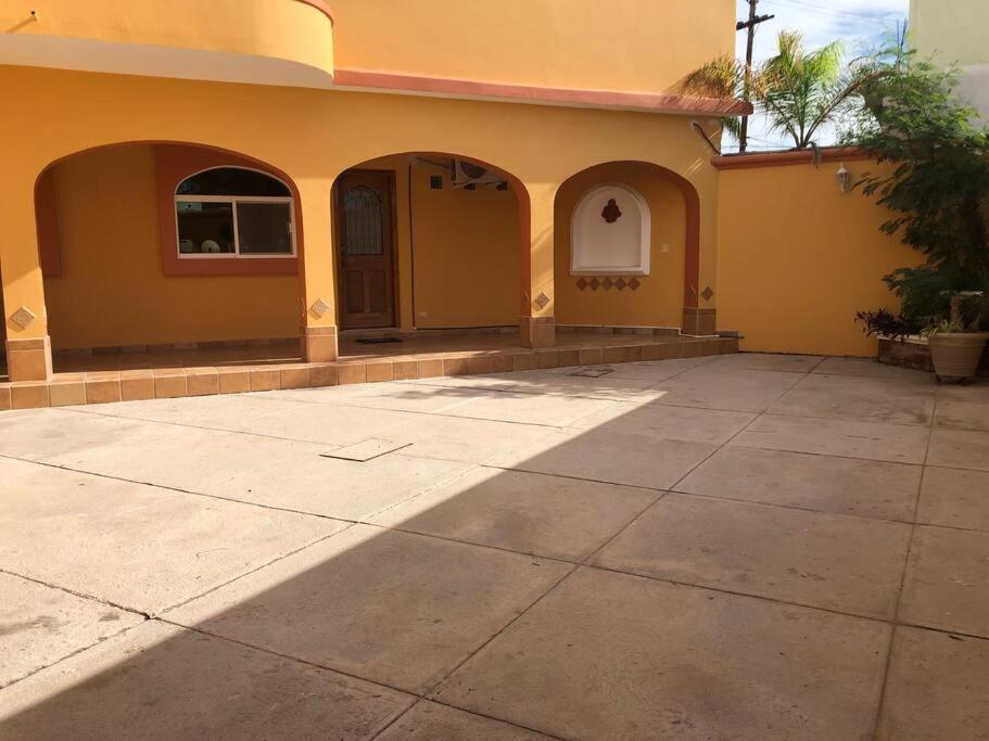 Casa Esperanza: Grand, traditional colonial home view 2