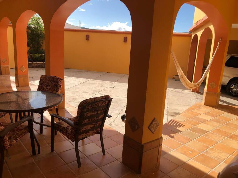 Casa Esperanza: Grand, traditional colonial home view 4
