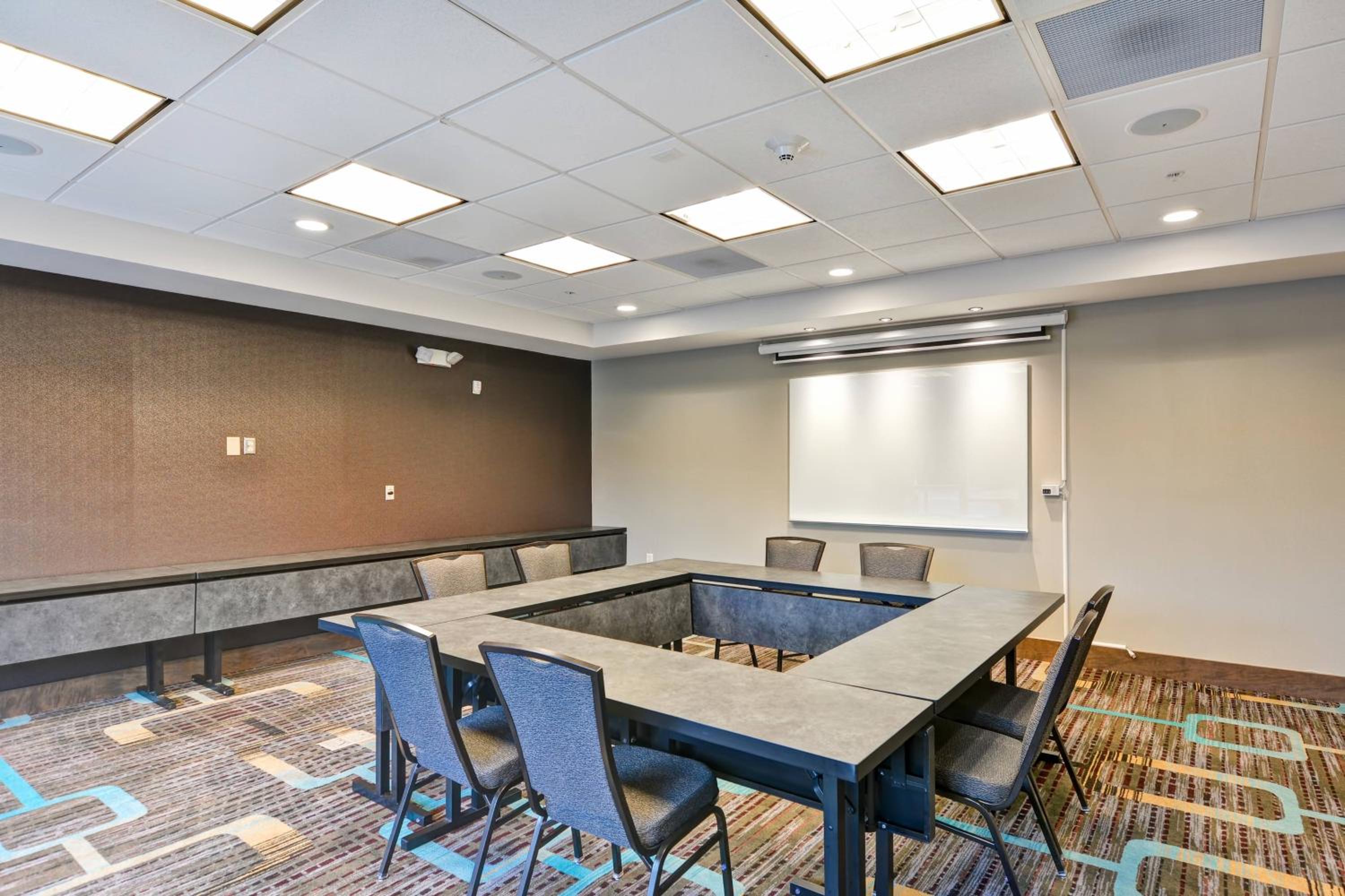 Glendale Vacations - Residence Inn by Marriott Milwaukee North/Glendale - Property Image 2