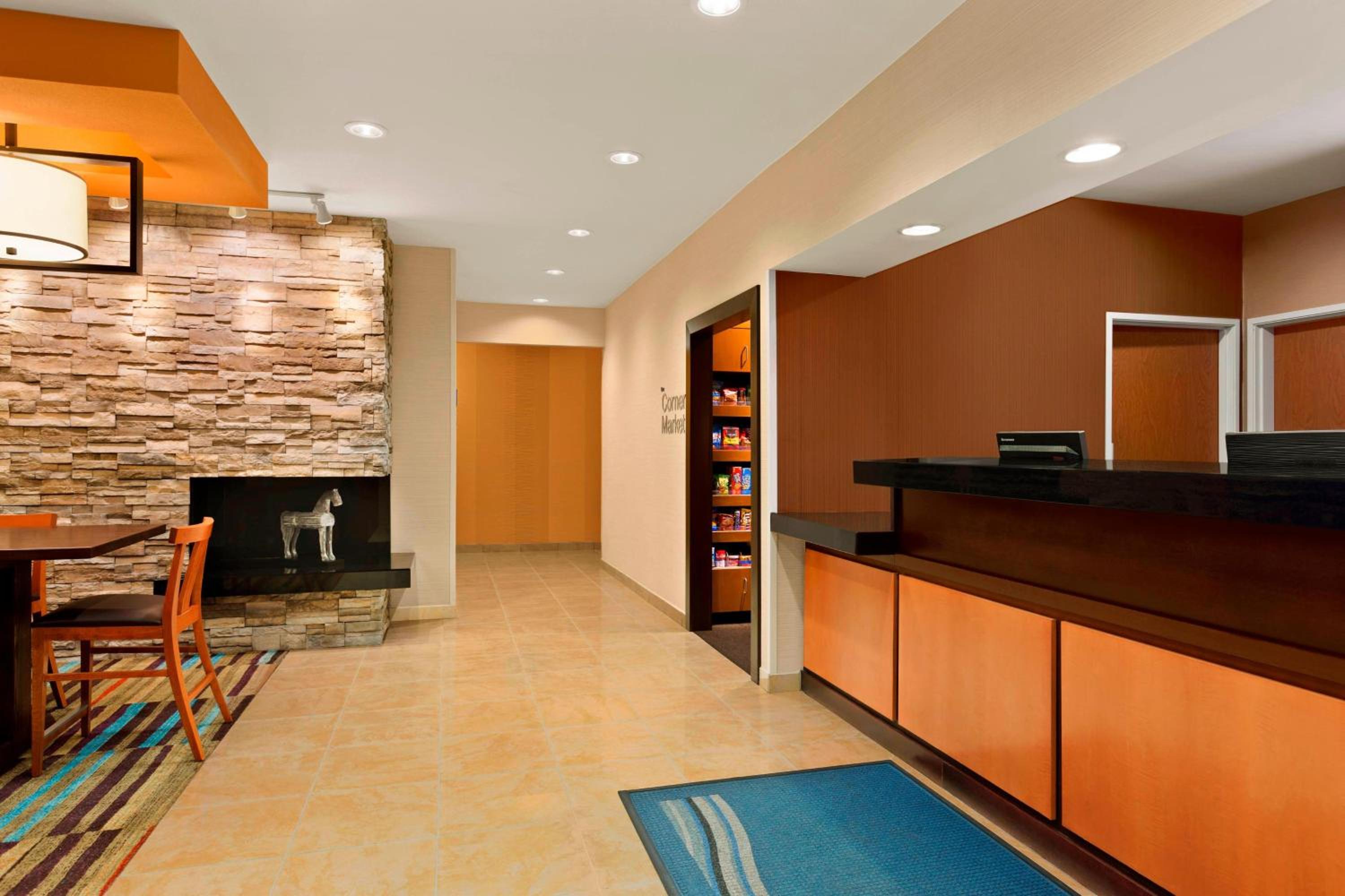 Milwaukee Vacations - Fairfield Inn Racine - Property Image 2