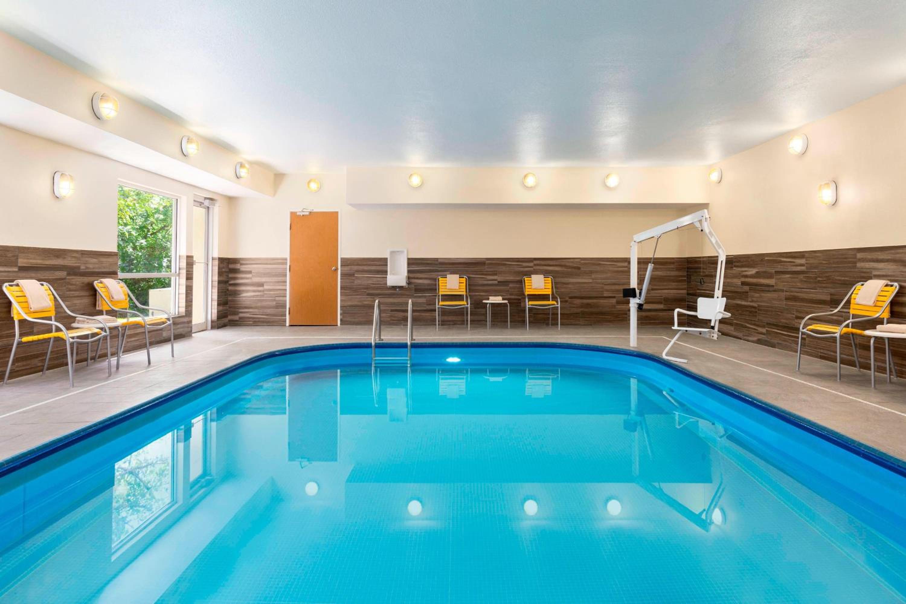 Fairfield Inn Racine - Property Image 4