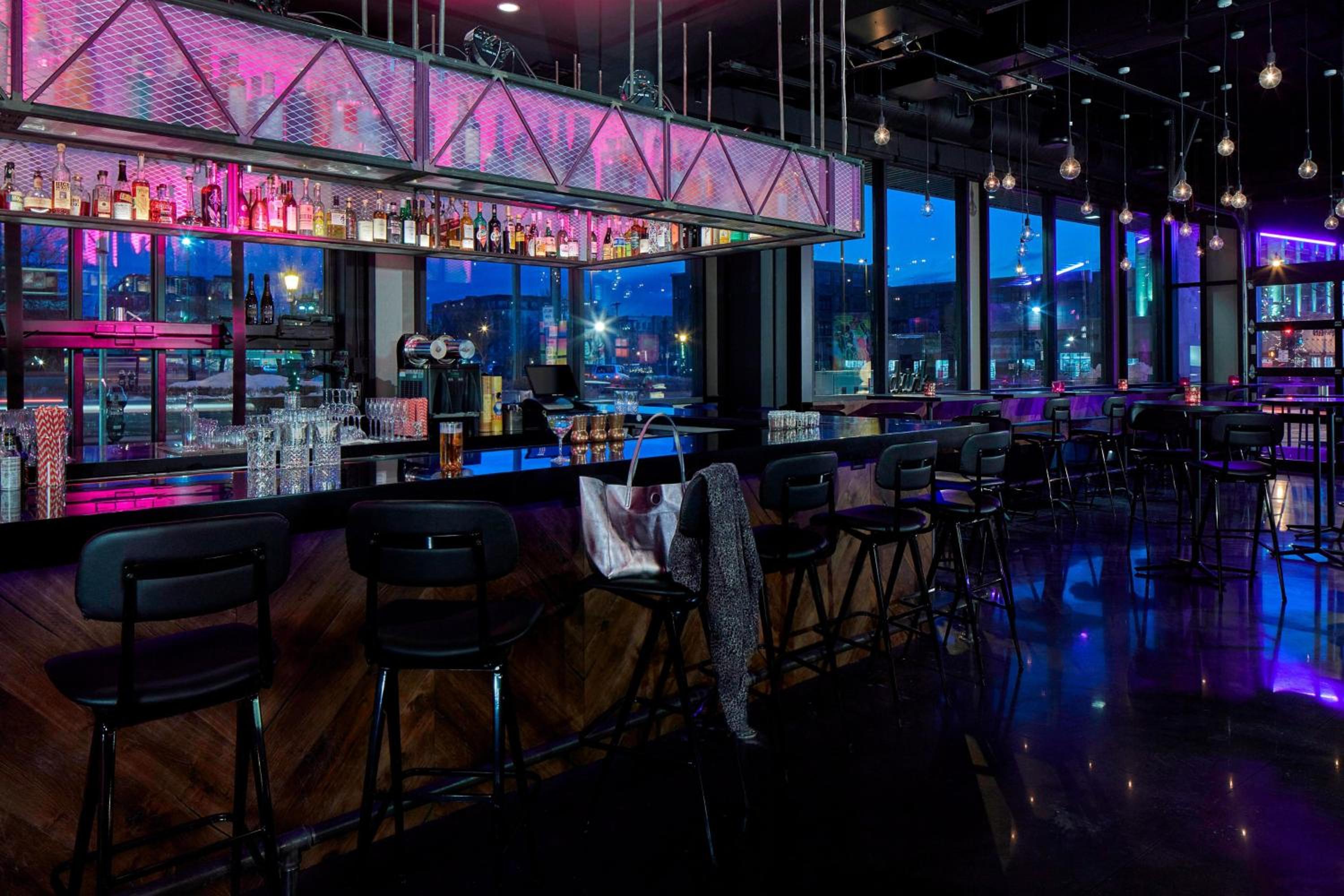 Minneapolis / St Paul Vacations - MOXY Minneapolis Uptown - Property Image 9