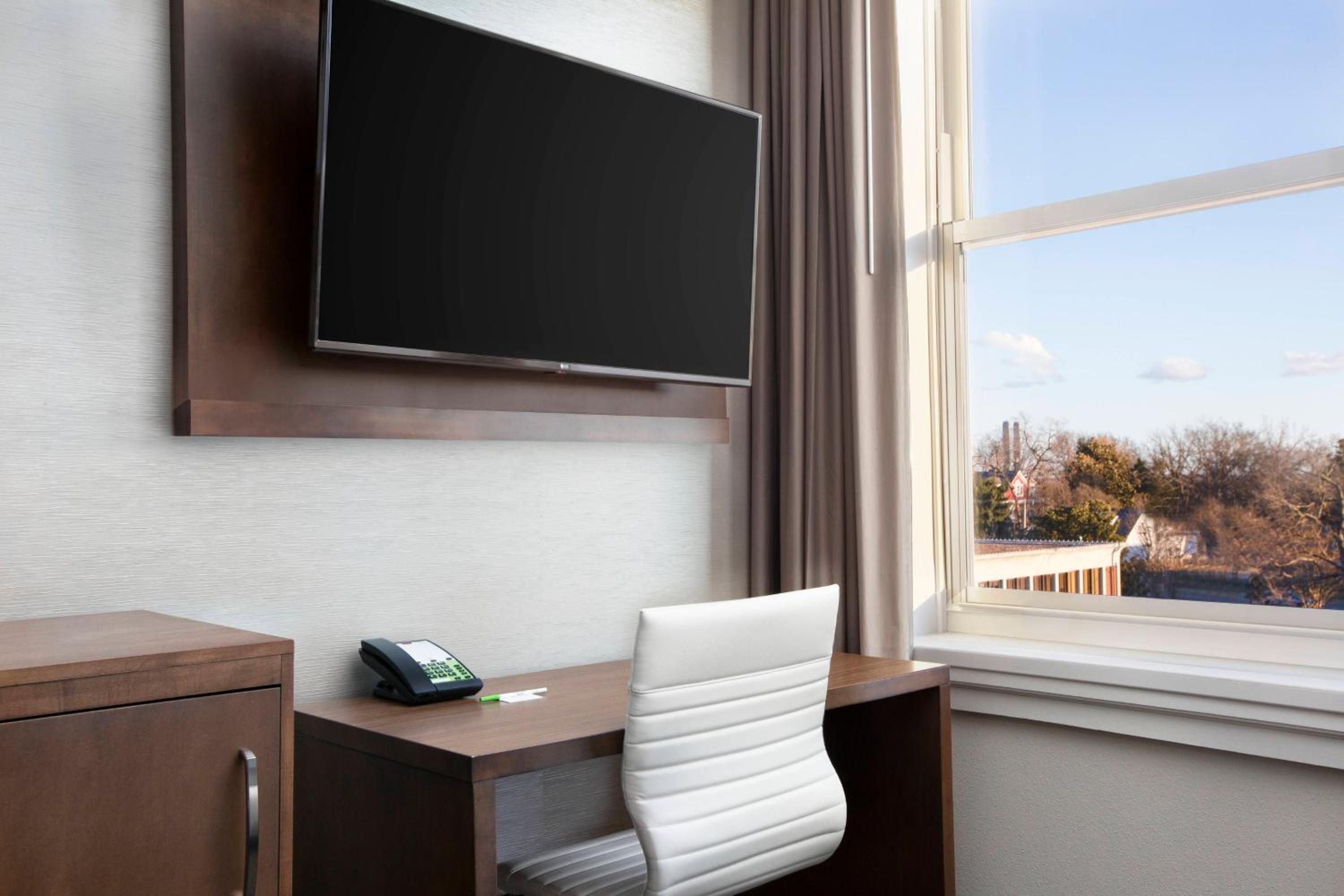 Cape Girardeau Vacations - Courtyard by Marriott Cape Girardeau Downtown - Property Image 12