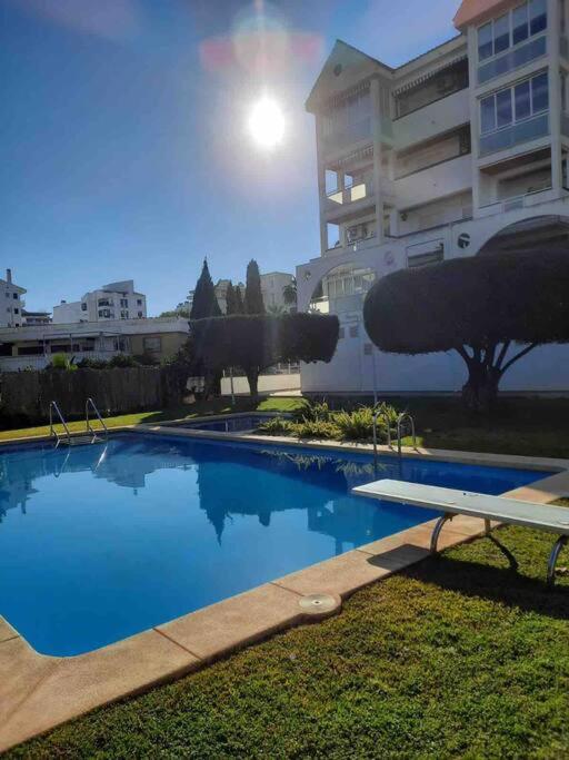 Lovely 2 bedroom apartment 2nd line to beach view 5